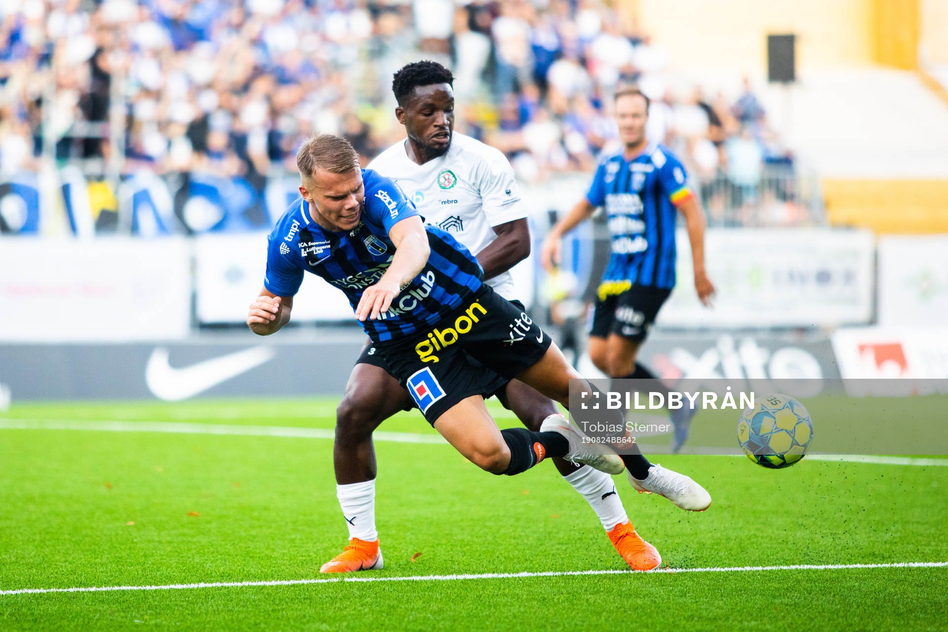 Sirius Elias Andersson och Örebros Kevin Wright
