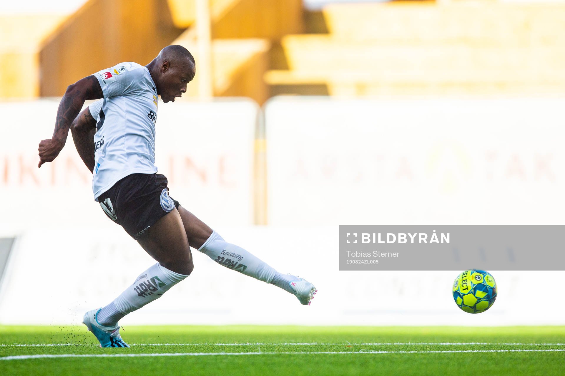 Örebros Carlos Strandberg gör 0-4