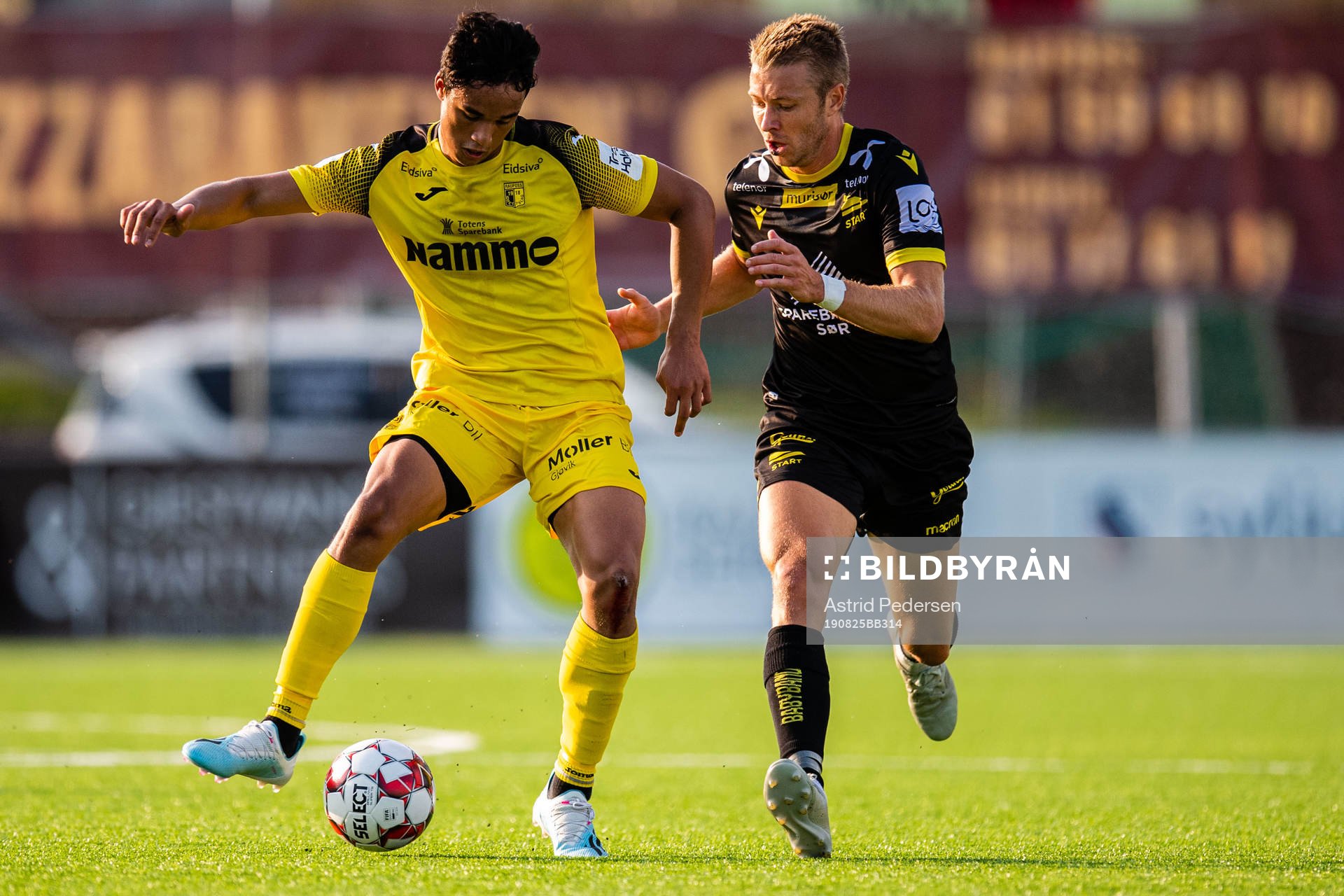 Ikhsan Fandi of Raufoss and Henrik Robstad  of Start