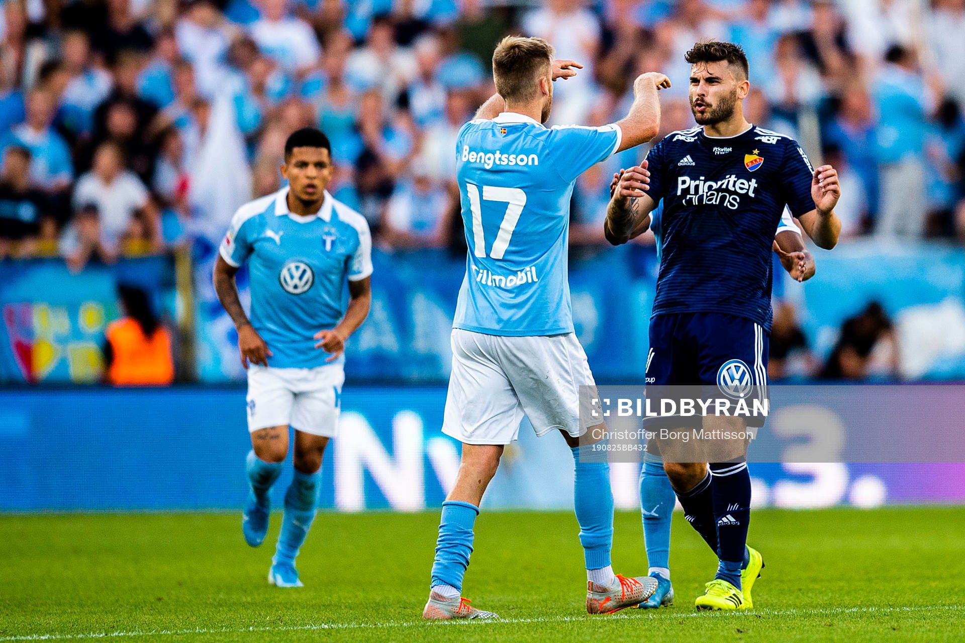 Malmö FFs Rasmus Bengtsson och Djurgårdens Astrit