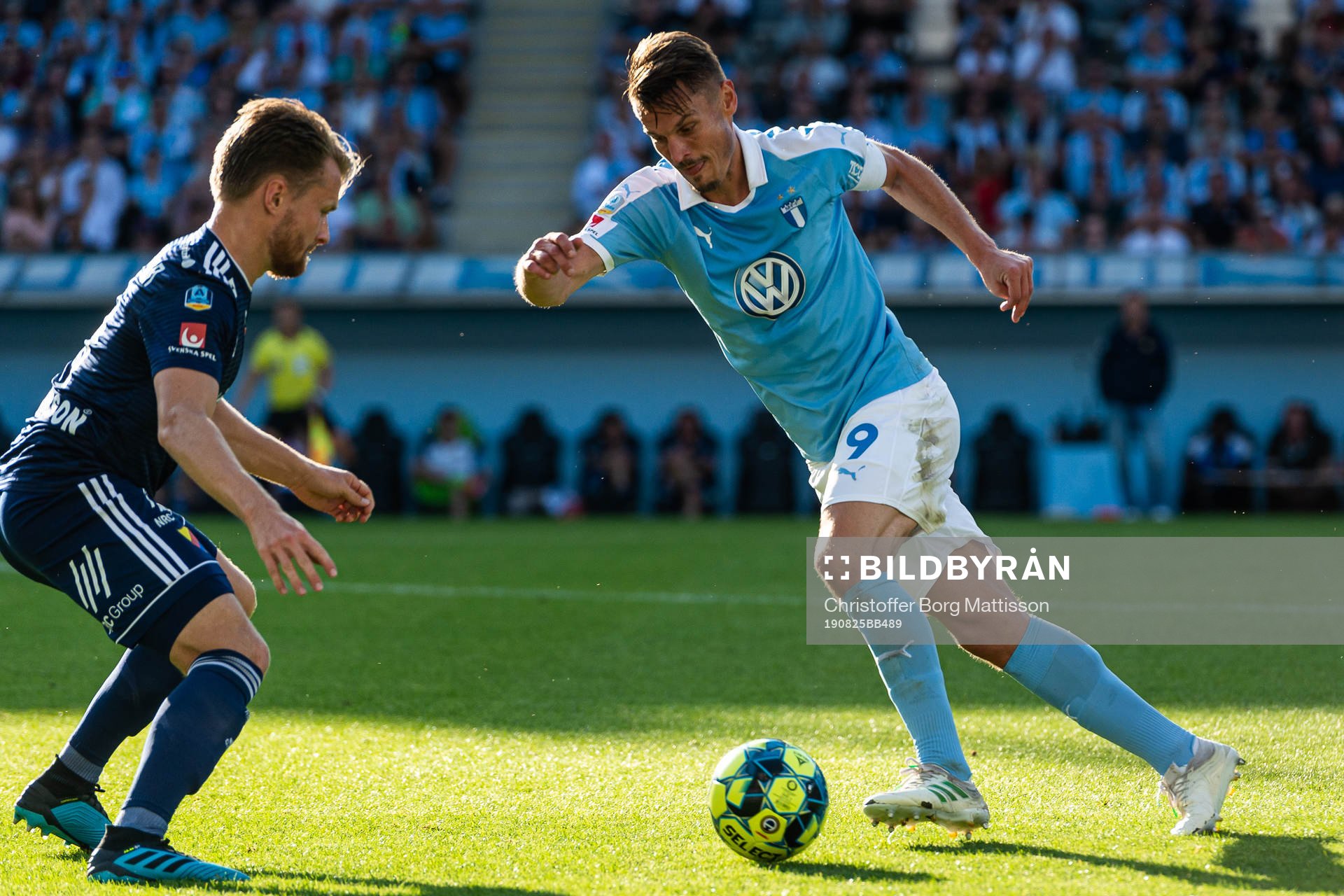Djurgårdens Jacob Une Larsson och Malmö FFs Markus