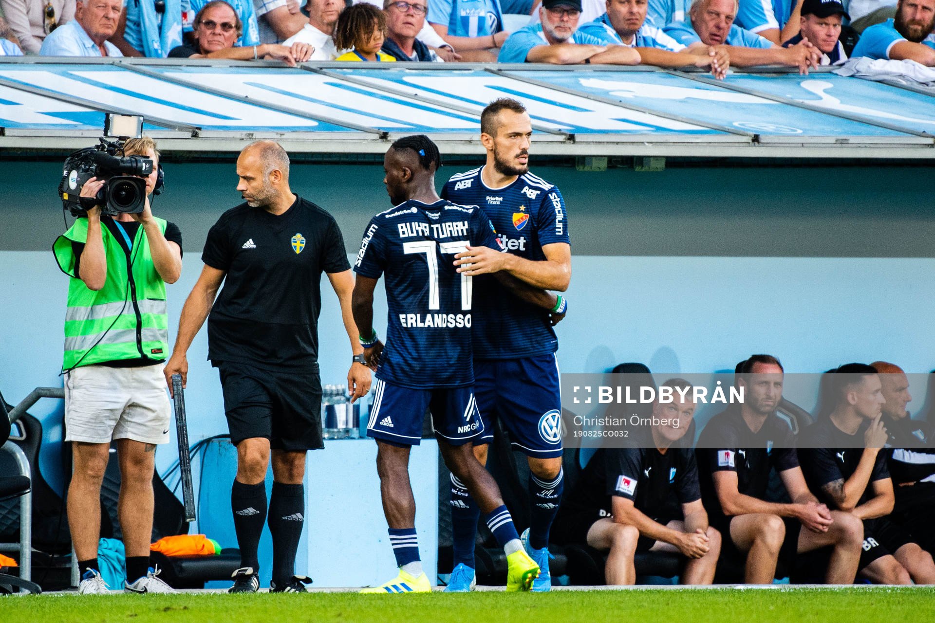 Djurgårdens Mohamed Buya Turay byts ut och in kommer Emir