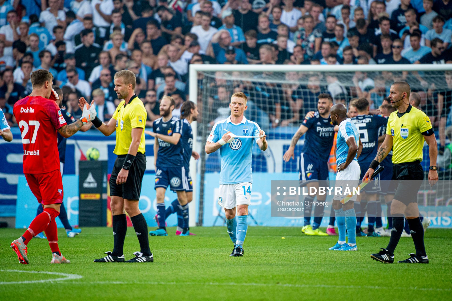 Malmö FFs Anders Christiansen deppar åt förlusten i