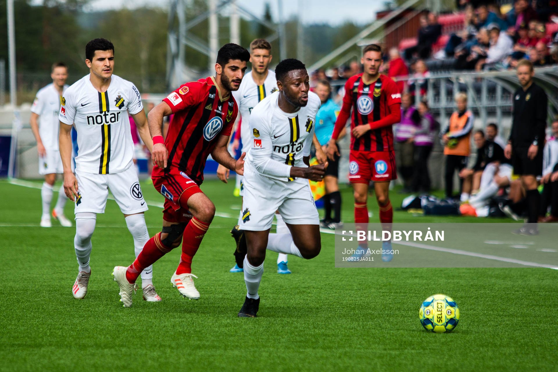 s Chinedu Obasi och Östersunds Rewan Amin