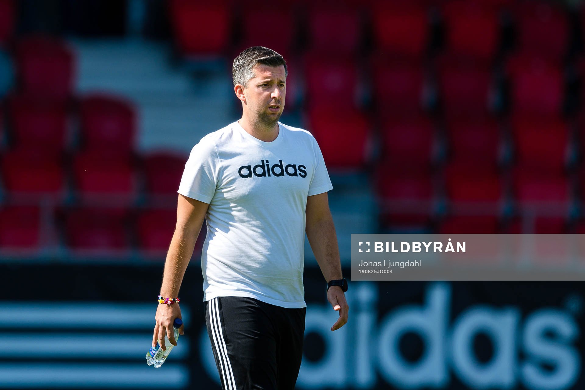 Östers tränare Dennis Velic före fotbollsmatchen i