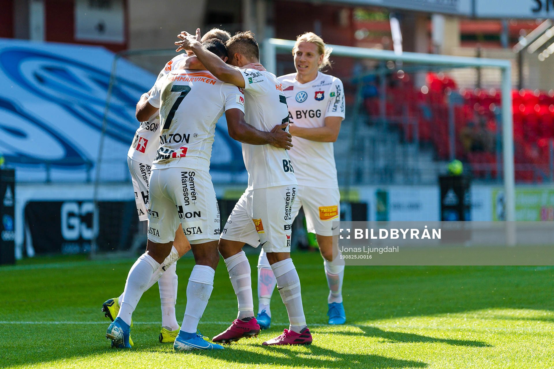 Örgrytes spelare jublar efter mål 0-1 under fotbollsmatchen i Superettan mellan Öster och Örgryte den 25 augusti 2019 i Växjö.