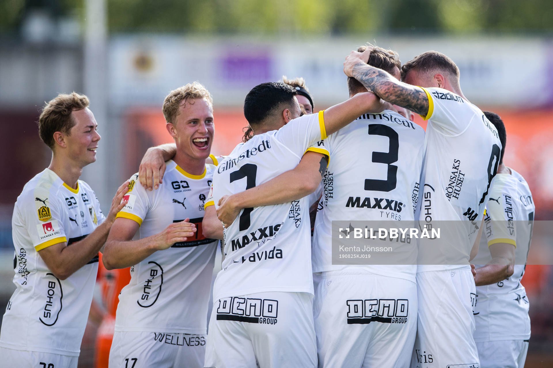Häckens Johan Hammar jublar