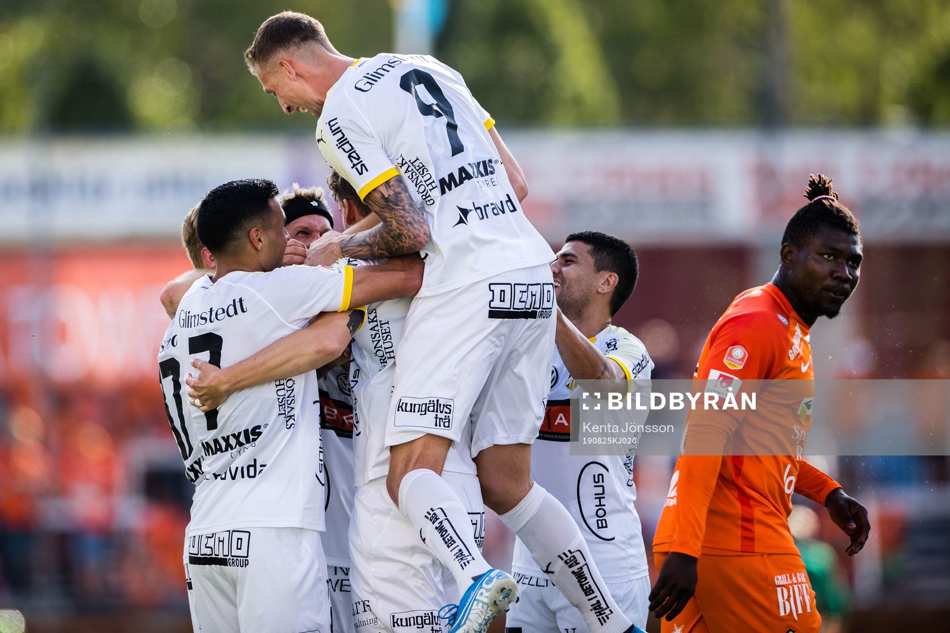 Häckens Johan Hammar jublar med lagkamrater under fotbollsmatchen i Allsvenskan mellan AFC Eskilstuna och Häcken den 25 augusti 2019 i Eskilstuna.