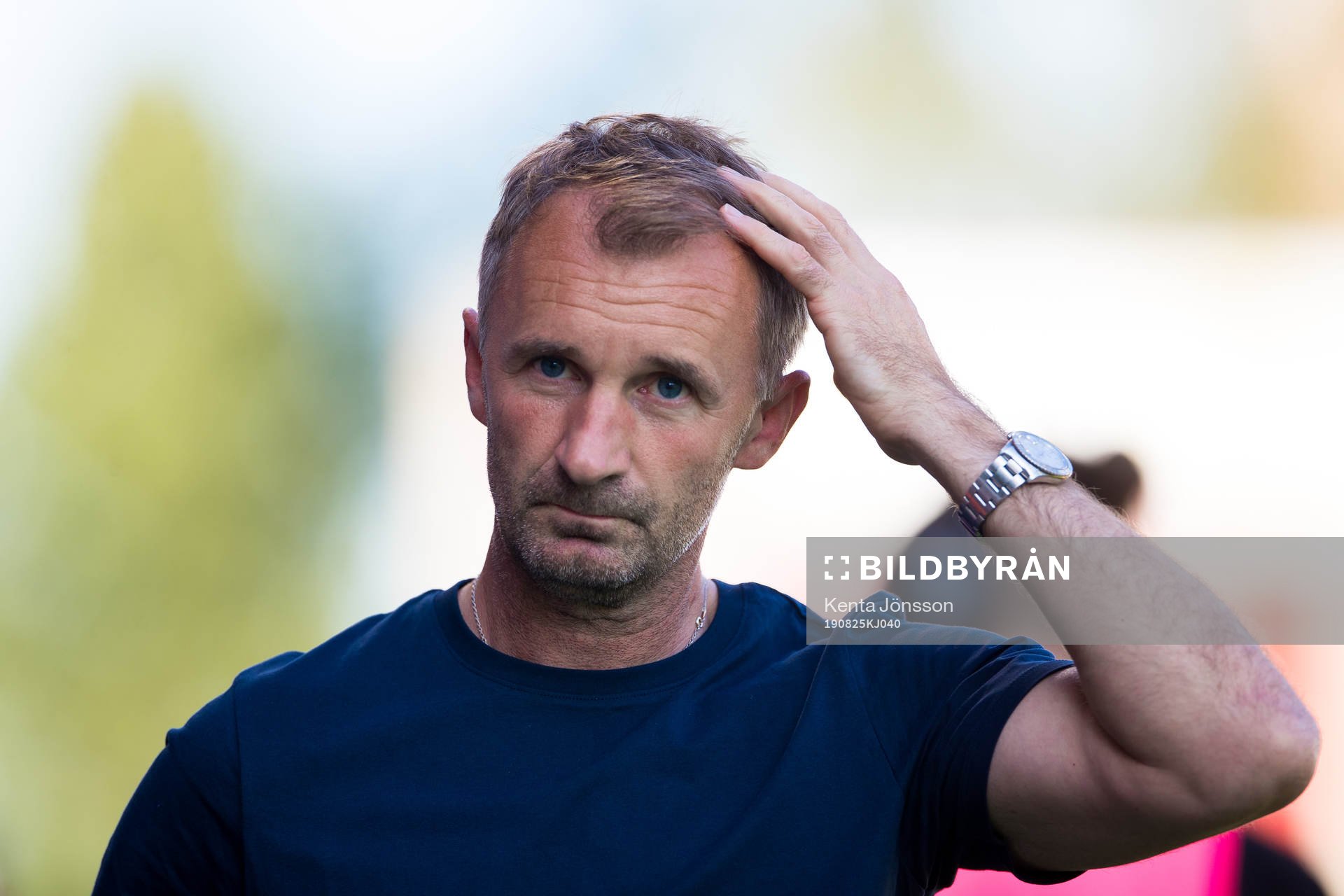 AFC Eskilstunas tränare Nemanja Miljanvoic deppar