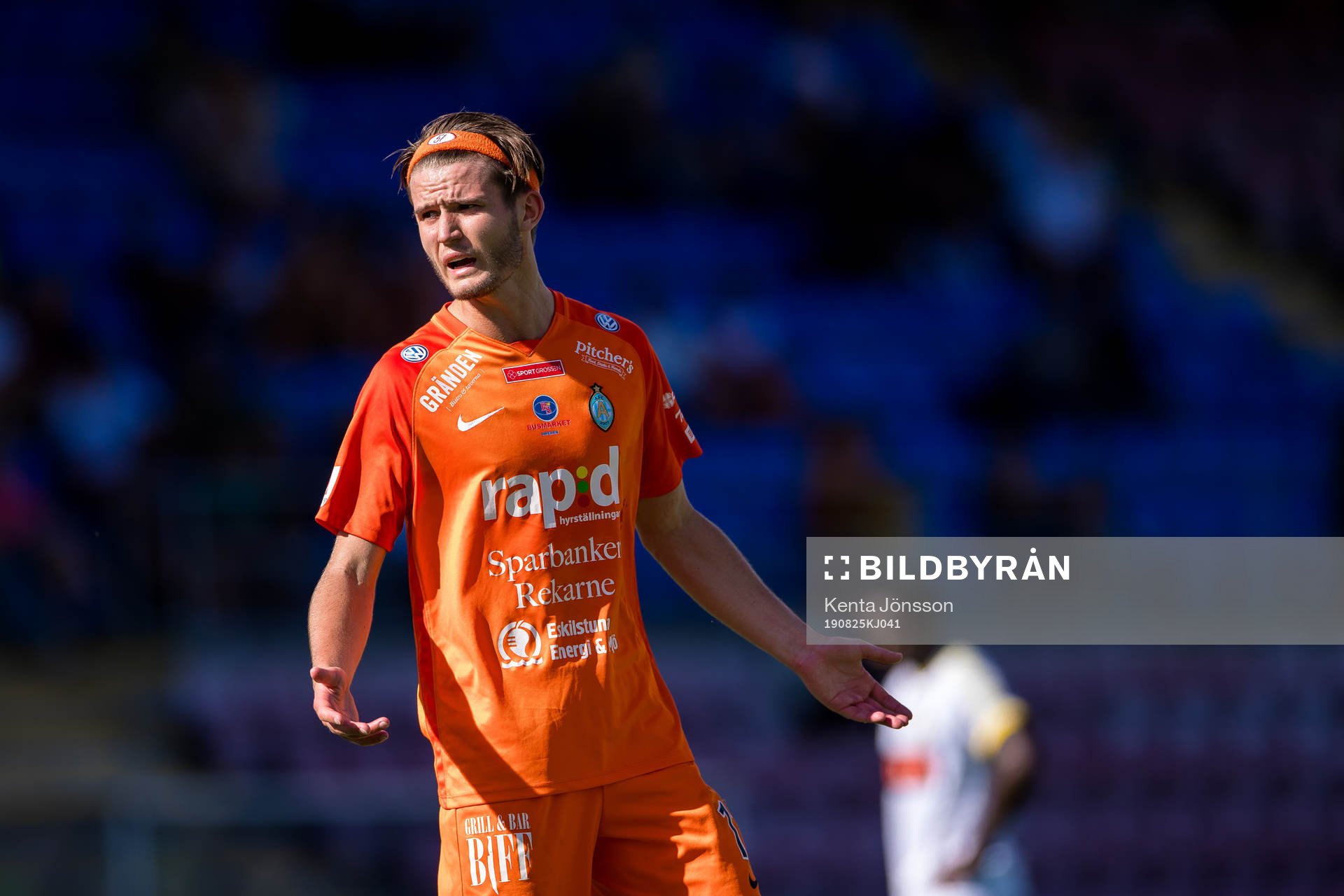 AFC Eskilstunas Wilhelm Loeper deppar