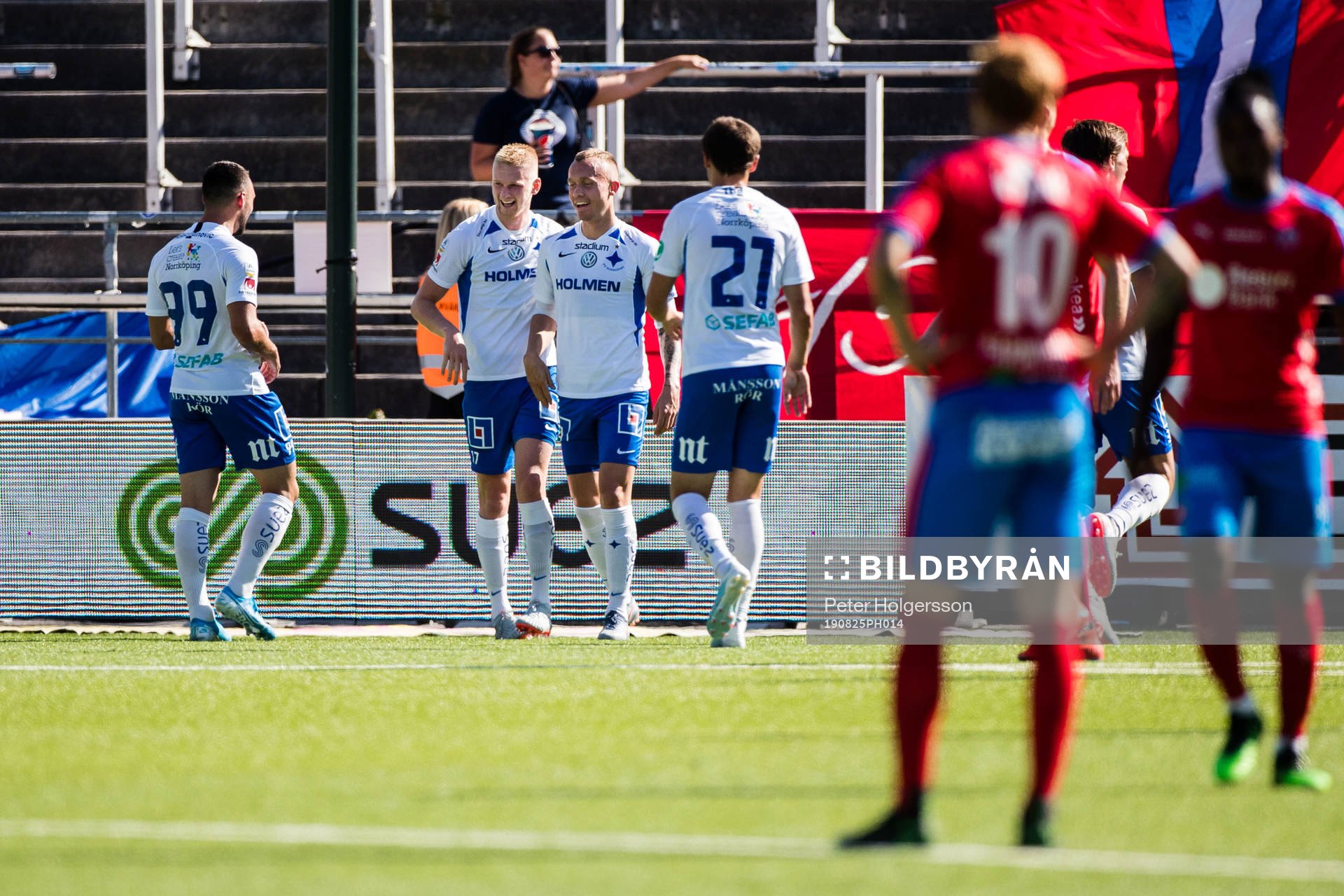 Helsingborgs Alexander Farnerud deppar samtidigt som IFK
