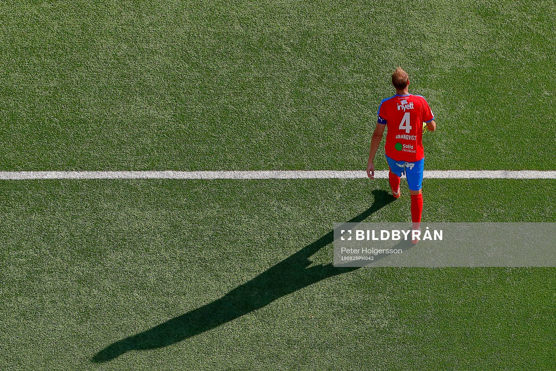 Helsingborgs Andreas Granqvist deppar och bär tillbaka