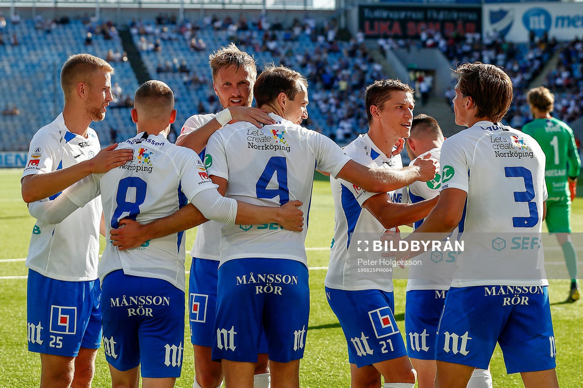 IFK Norrköpings spelare jublar