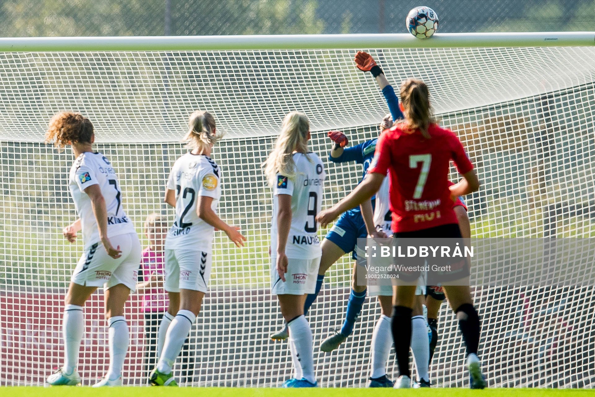 Elise Isolde Stenevik of Arna-Bjørnar hits the bar behind