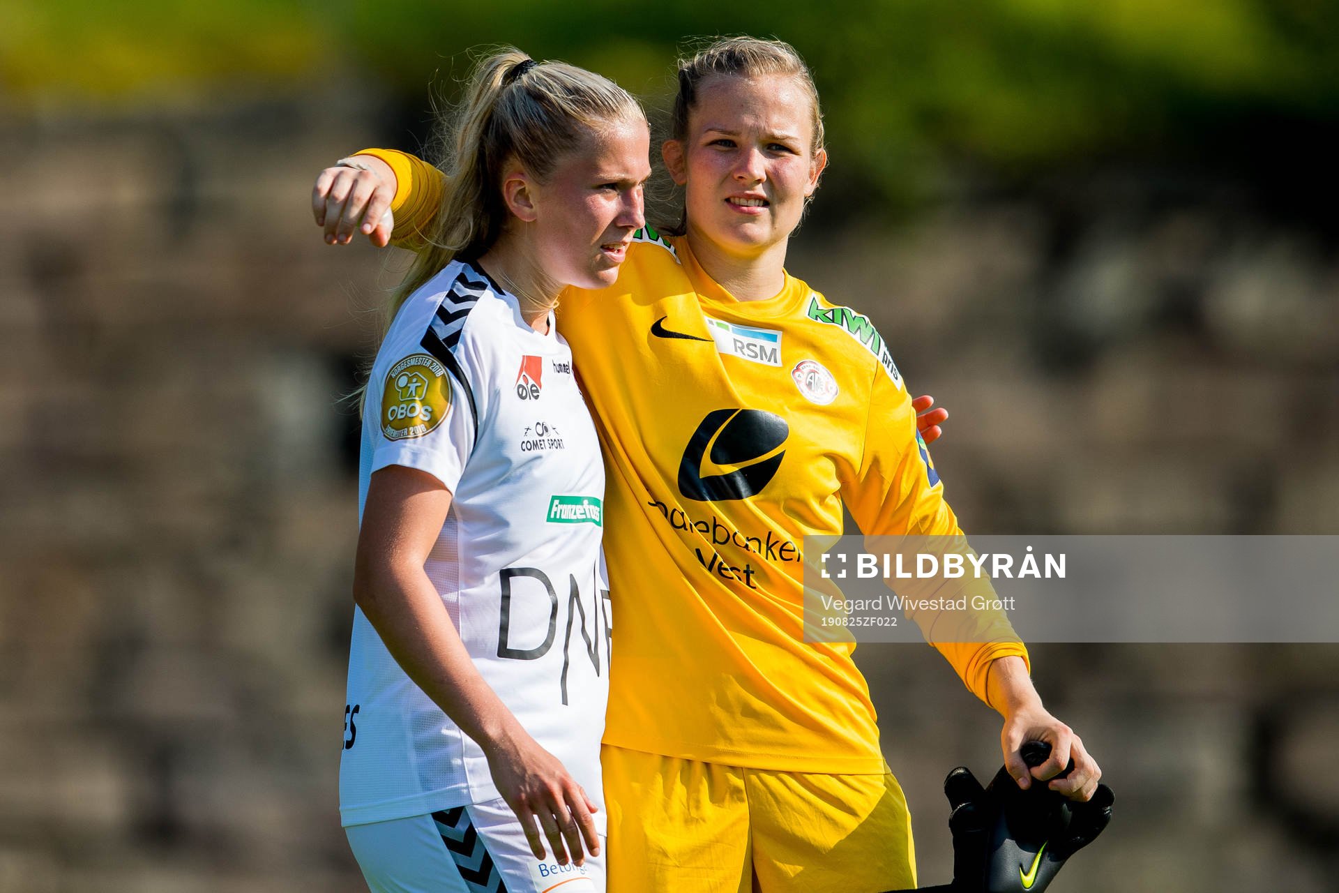 Emilie Nautnes of LSK Kvinner and goalkeeper Oda Marie Hove