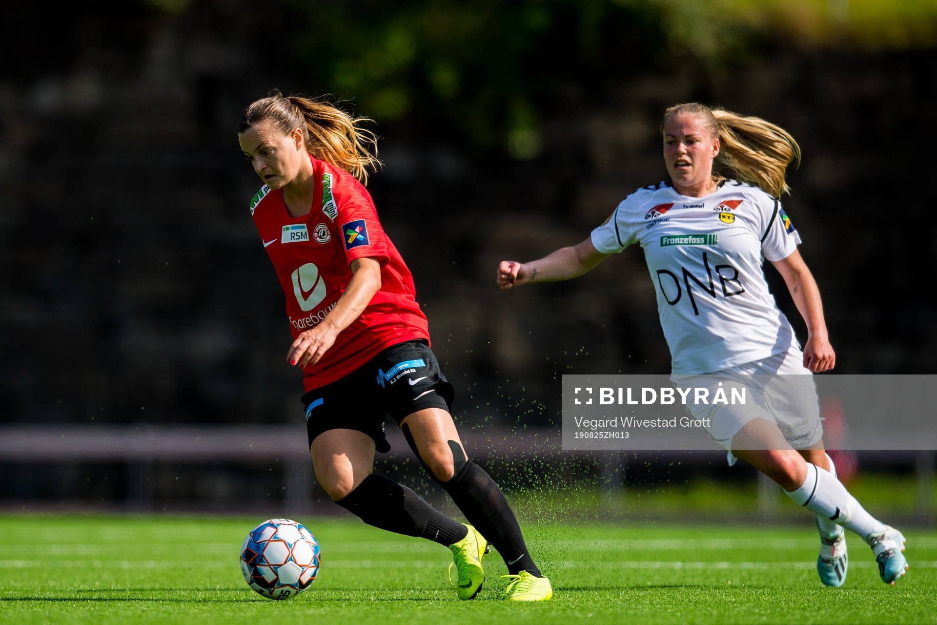 Milica Mijatovic of Arna-Bjørnar and Therese Sessy Åsland