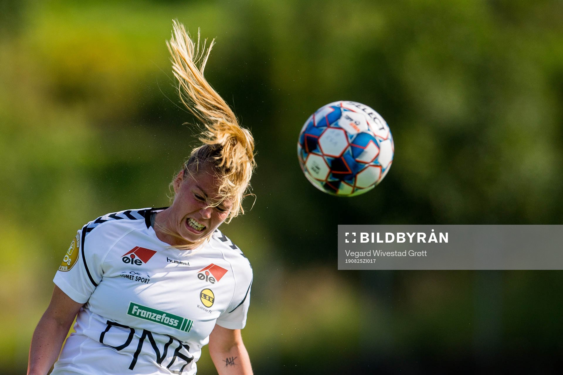 Therese Sessy Åsland of LSK Kvinner