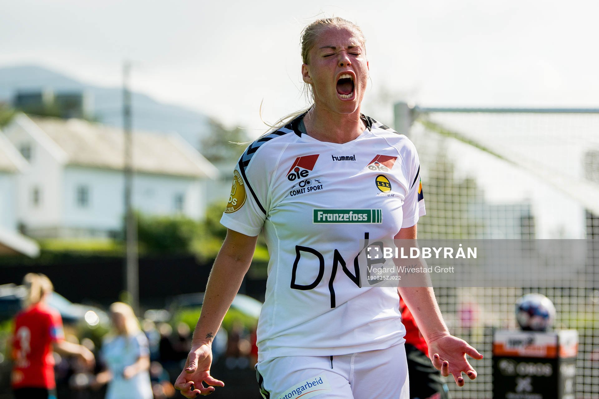 Therese Sessy Åsland of LSK Kvinner reacts