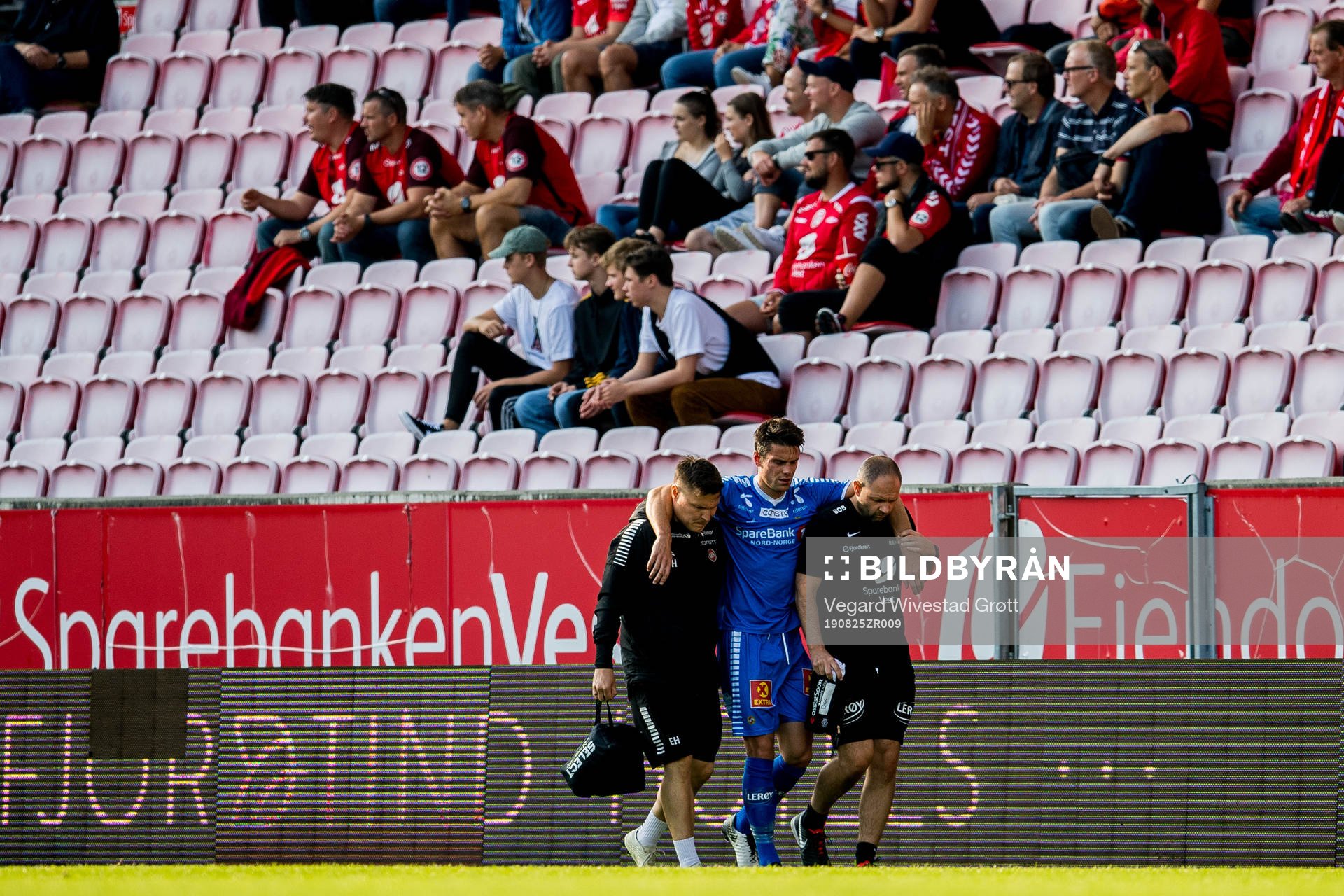 Simen Wangberg of Tromsø with an injury