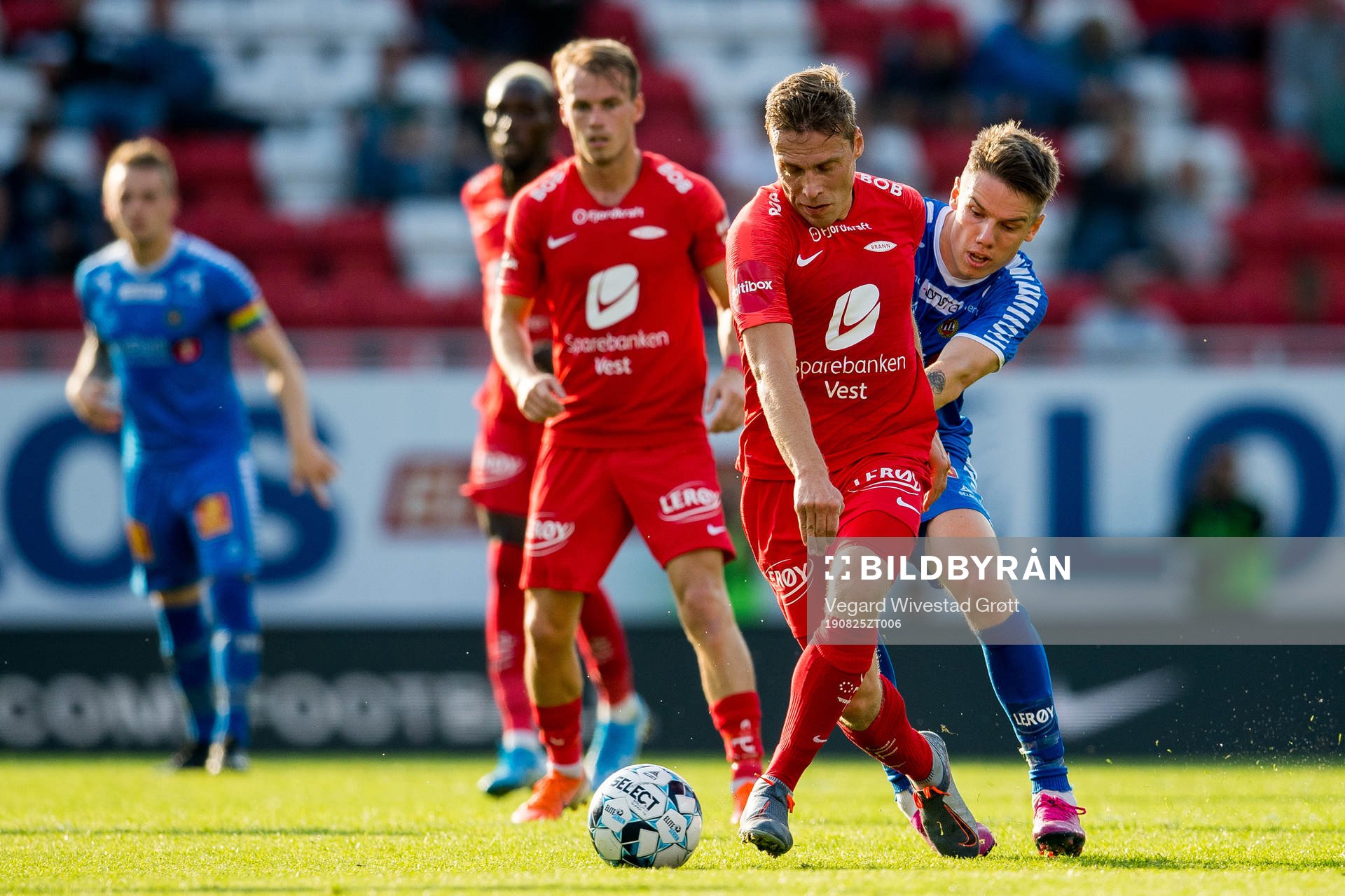 Ruben Yttergård Jenssen of Brann and Robert Taylor of
