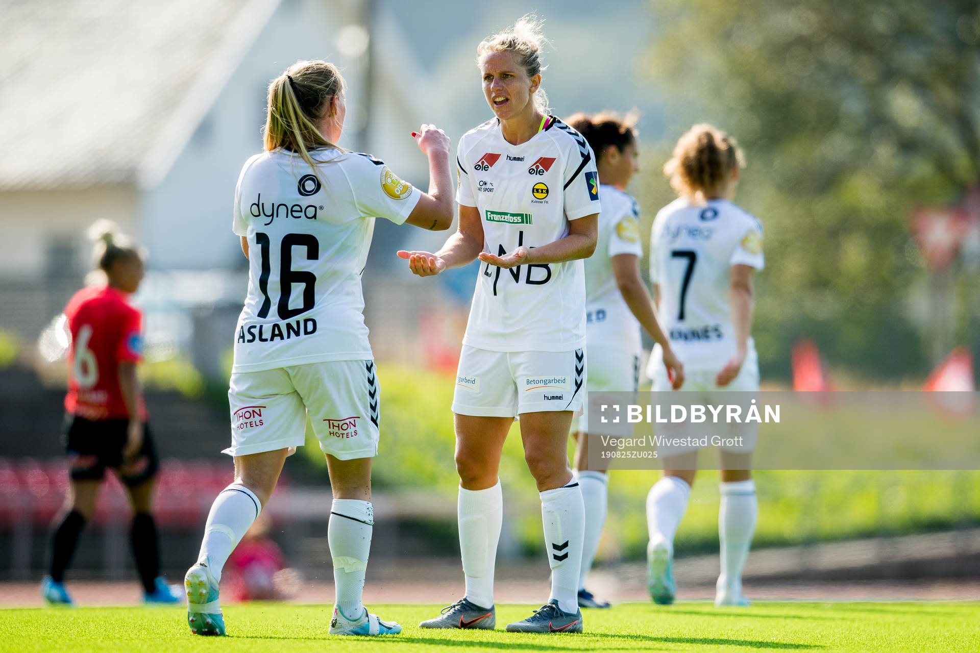 Elise Thorsnes of LSK Kvinner celebrates with teammate