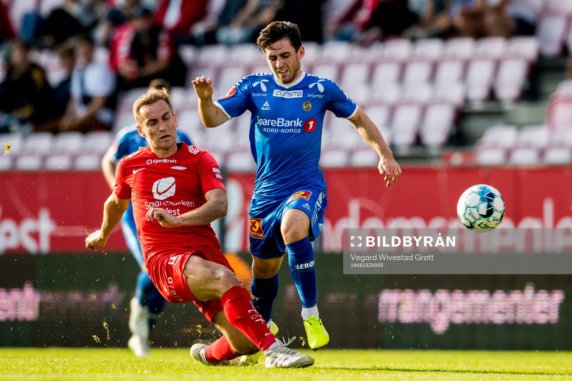 Amer Ordagic of Brann and Aidan Barlow of Tromsø
