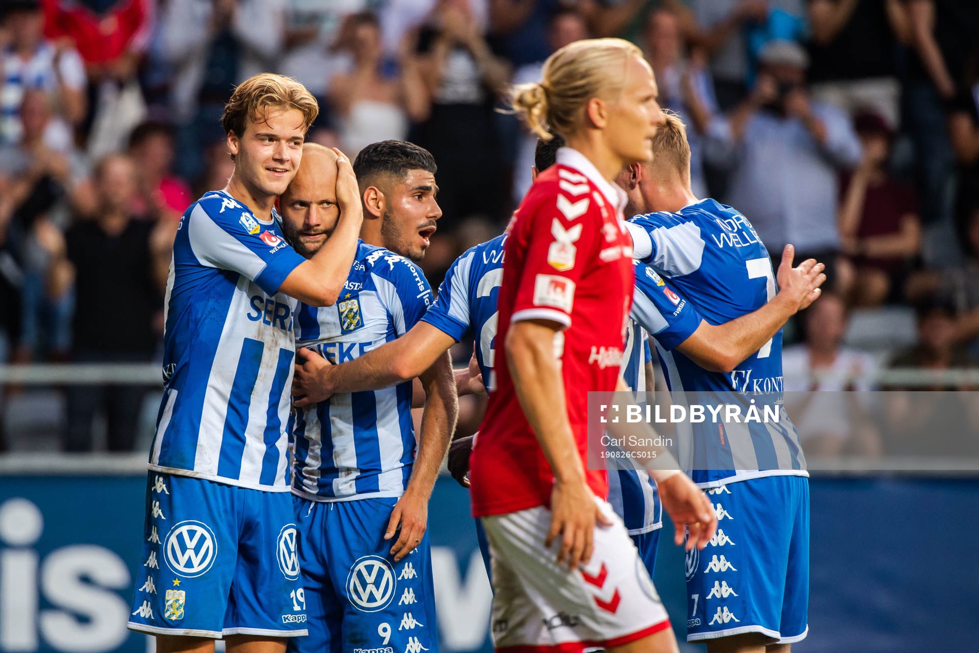 IFK Göteborgs Robin Söder jublar med August Erlingmark