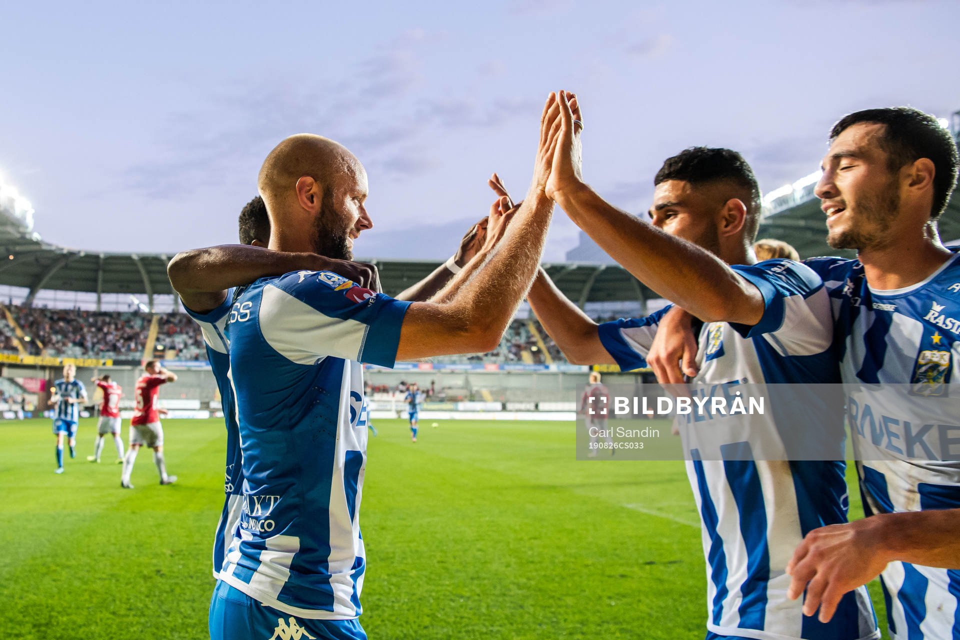 IFK Göteborgs Robin Söder jublar med lagkamrater