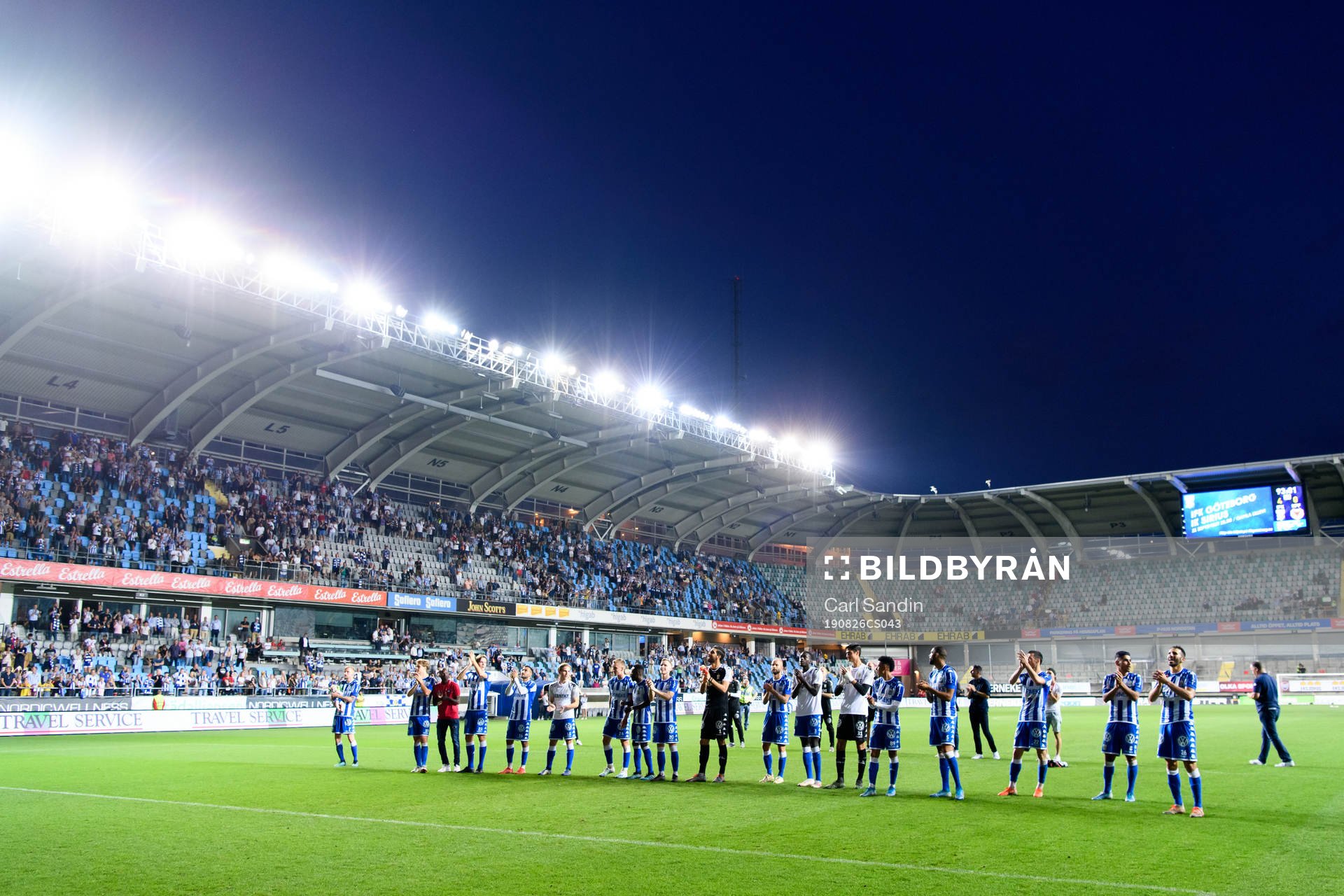 IFK Göteborgs spelare tackar publiken efter fotbollsmatchen i Allsvenskan mellan IFK Göteborg och Kalmar den 26 augusti 2019 i Göteborg.