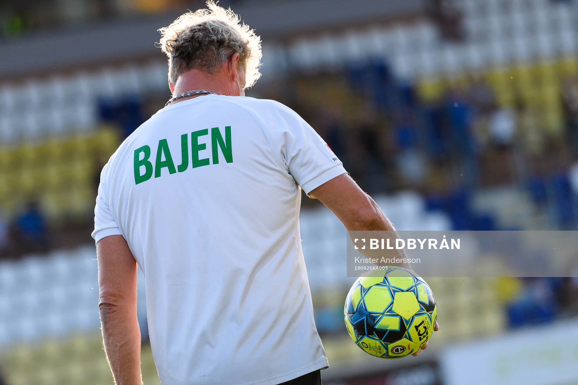 Hammarbys målvaktstränare Mikael Olsson med tröja med