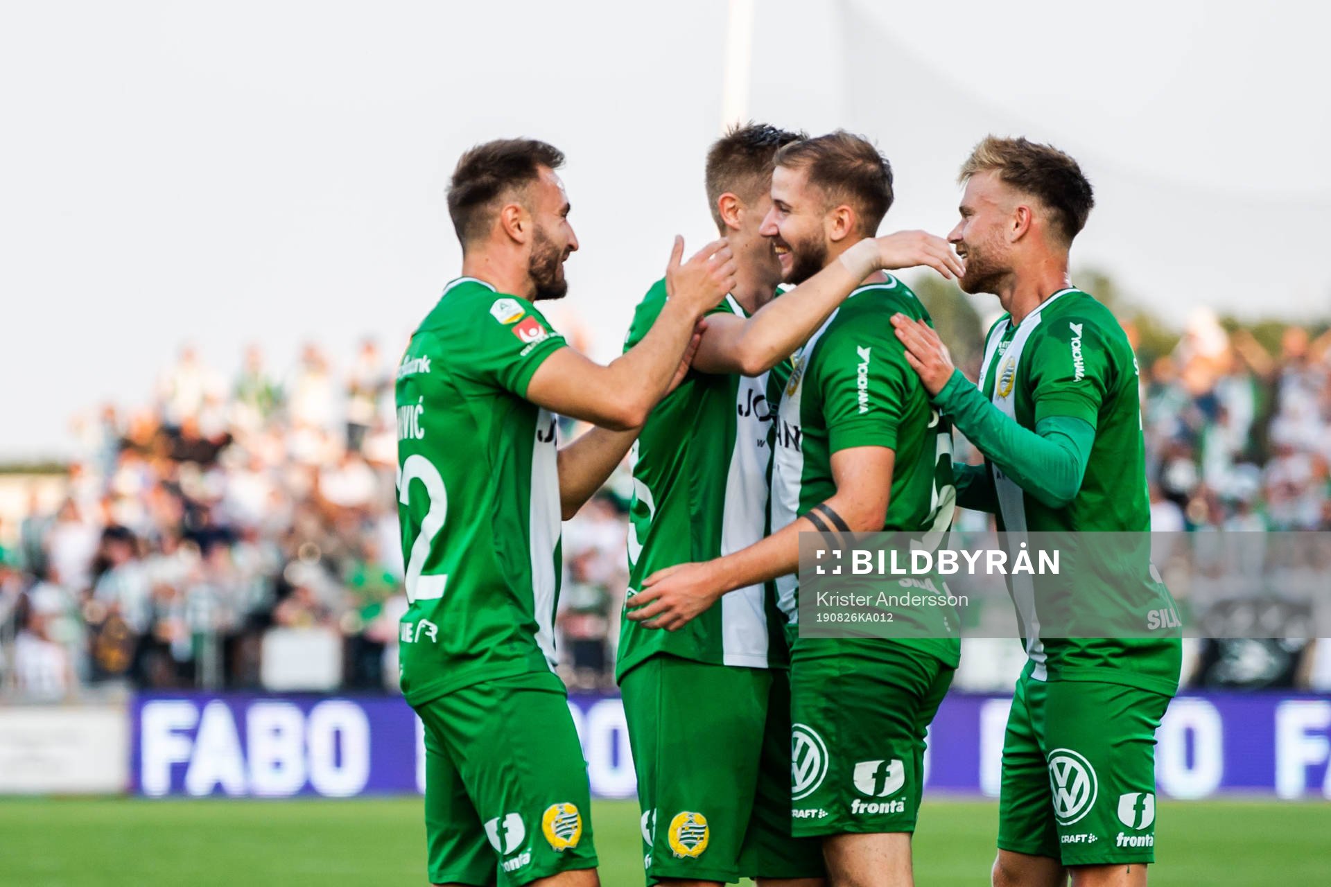 Hammarbys Darijan Bojanic jublar med lagkamrater