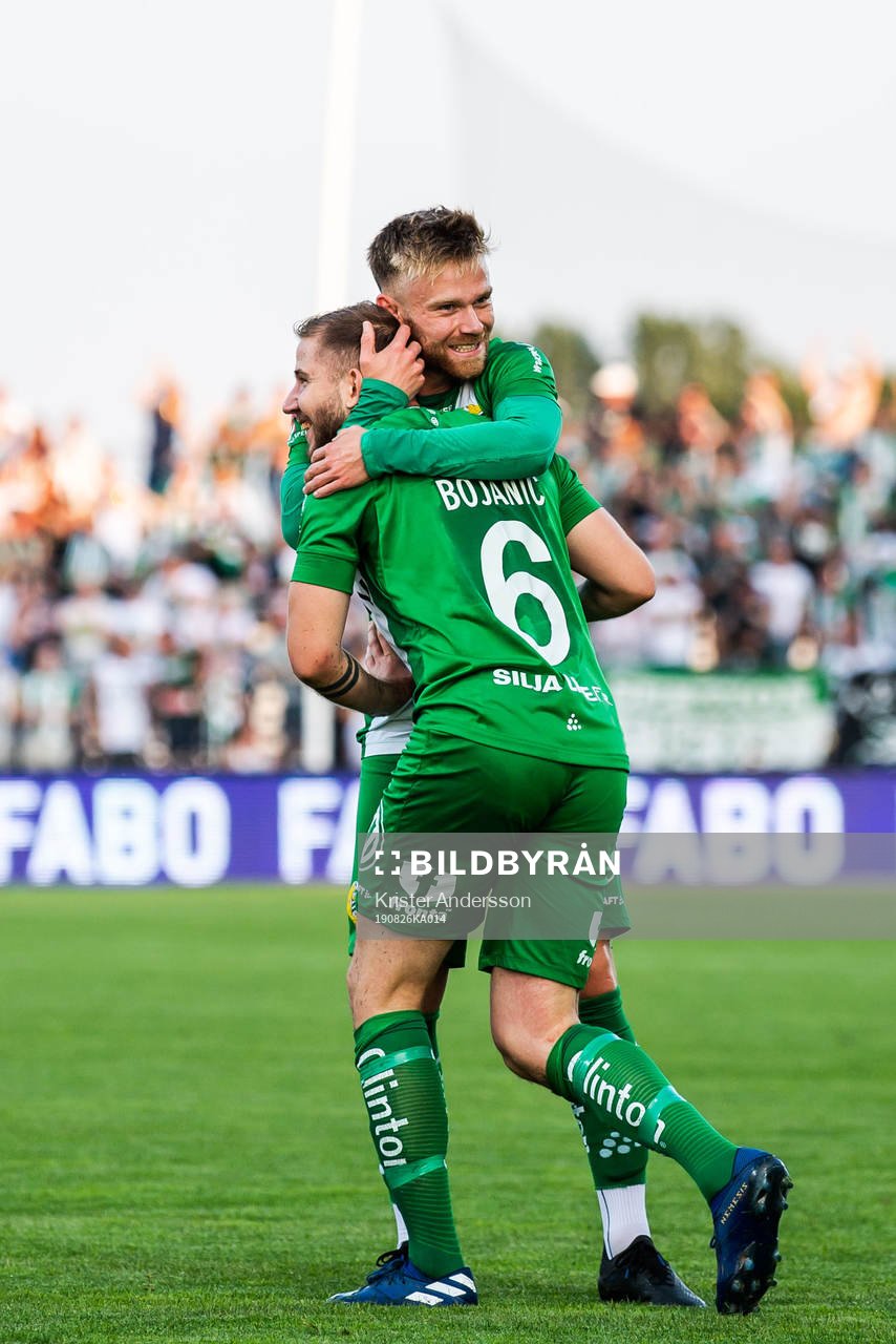 Hammarbys Darijan Bojanic jublar med Dennis Widgren