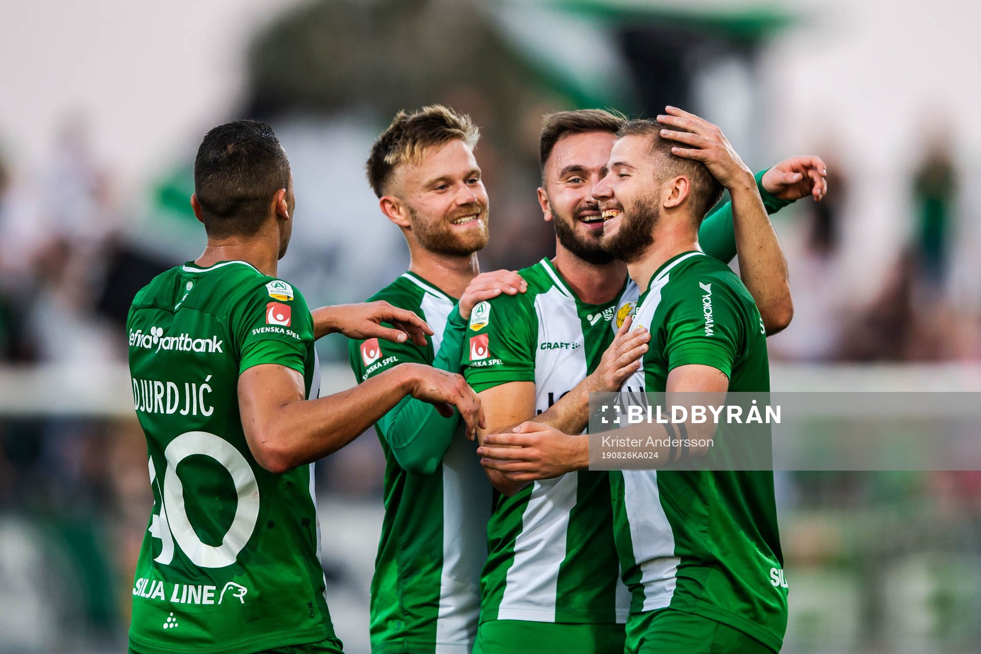 Hammarbys Darijan Bojanic jublar med Nikola Djurdjic,