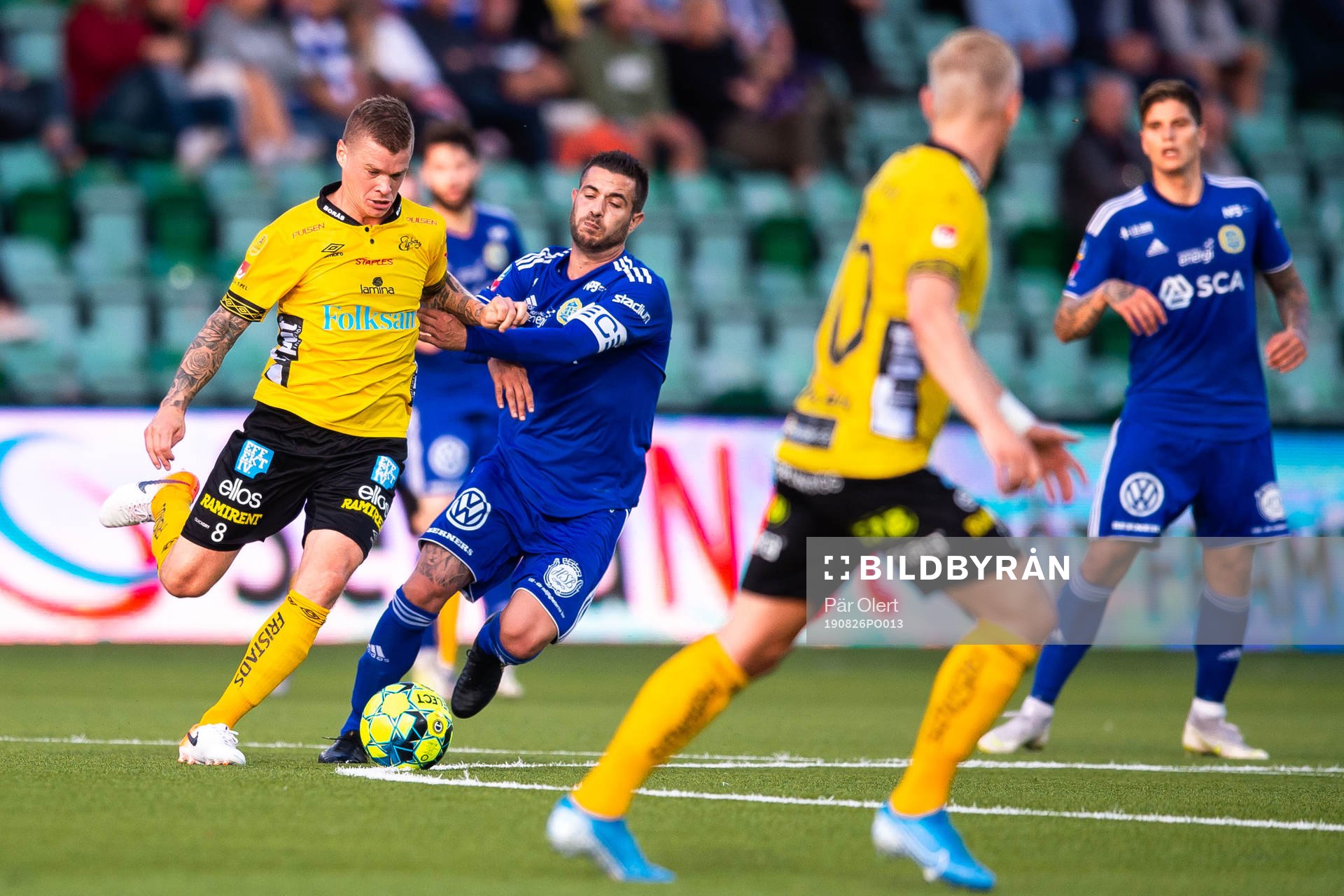 Elfsborgs Samuel Holmén och Sundsvalls Juan Jose Ciercoles