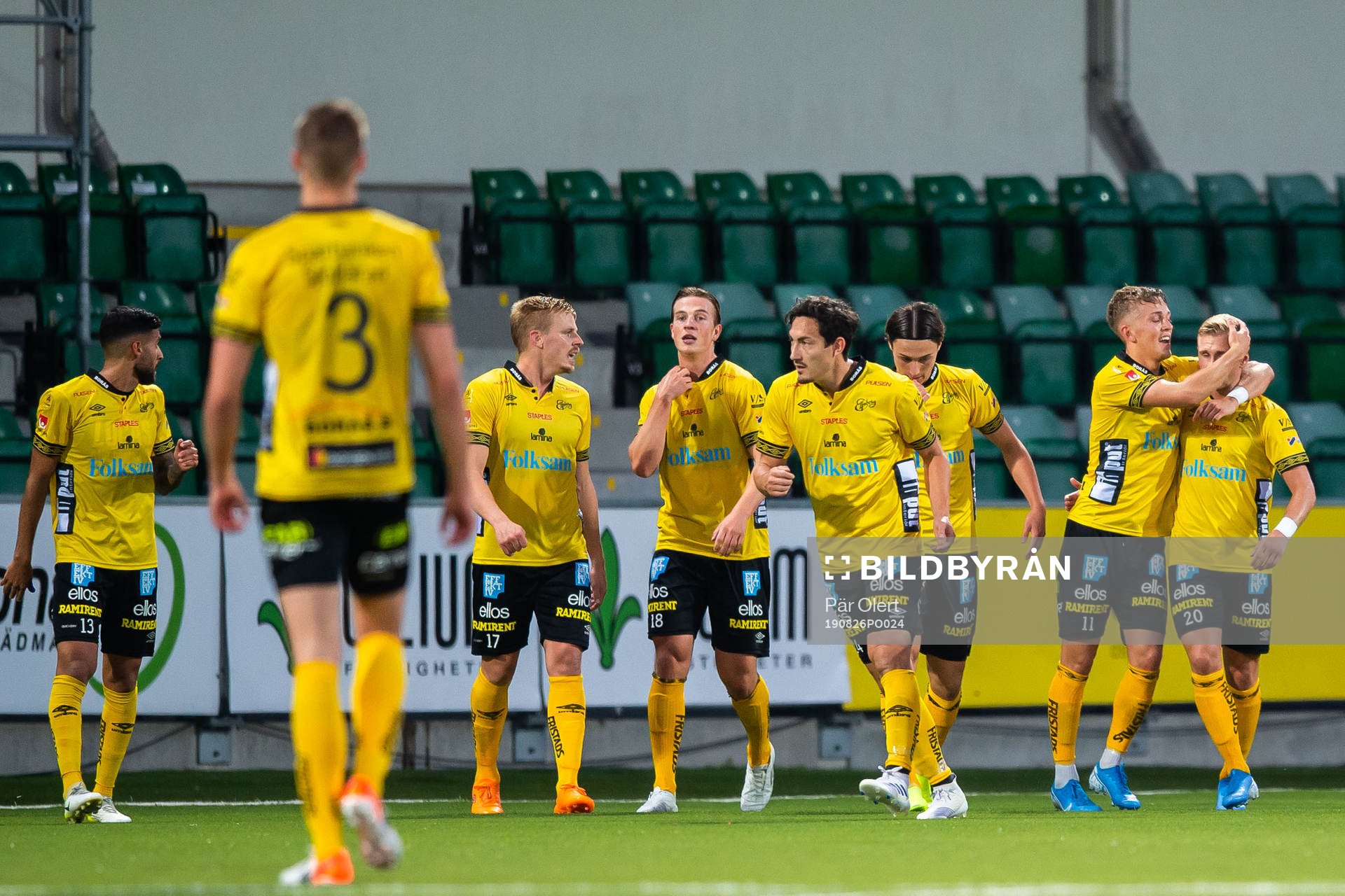 Elfsborgs Jesper Karlsson jublar med lagkamrater efter 1-2 under fotbollsmatchen i Allsvenskan mellan GIF Sundsvall och Elfsborg den 26 augusti 2019 i Sundsvall.