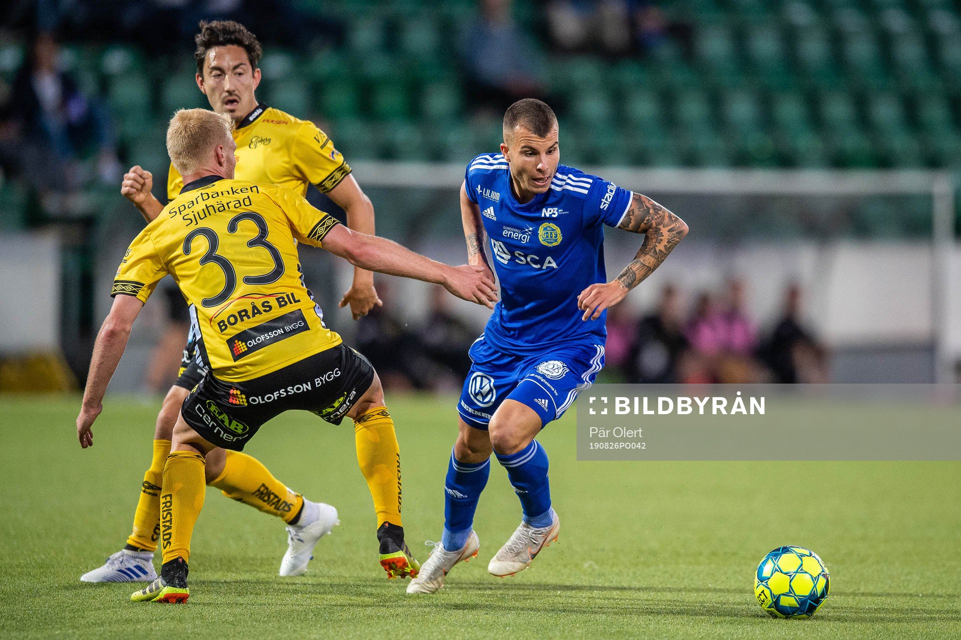Elfsborgs Sivert Heltne Nilsen och Sundsvalls Pol Roige