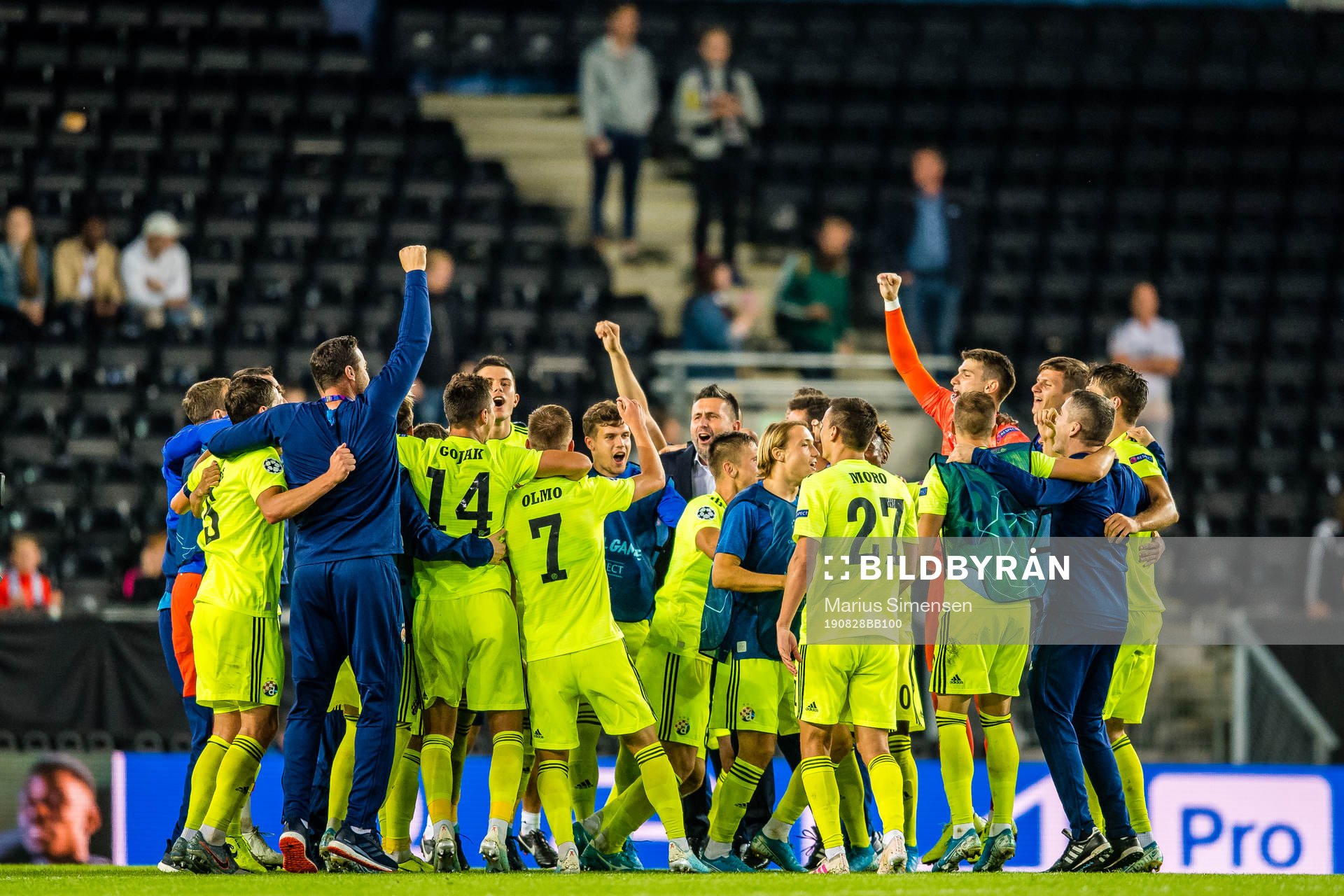 Nenad Bjelica, head coach of Dinamo Zagreb, and the rest of