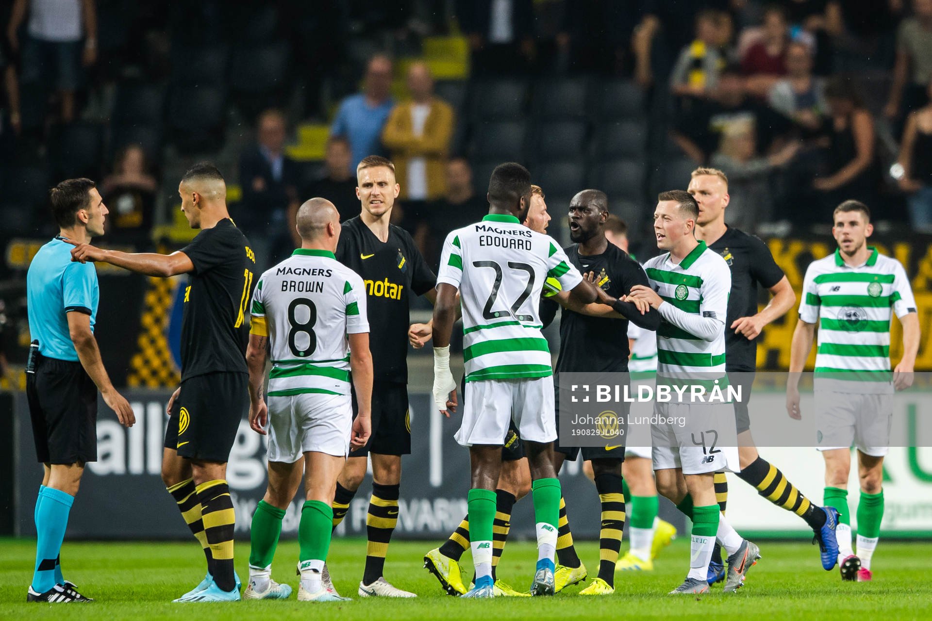 Enoch Kofi Adu of AIK in a discussion with Odsonne Edouard