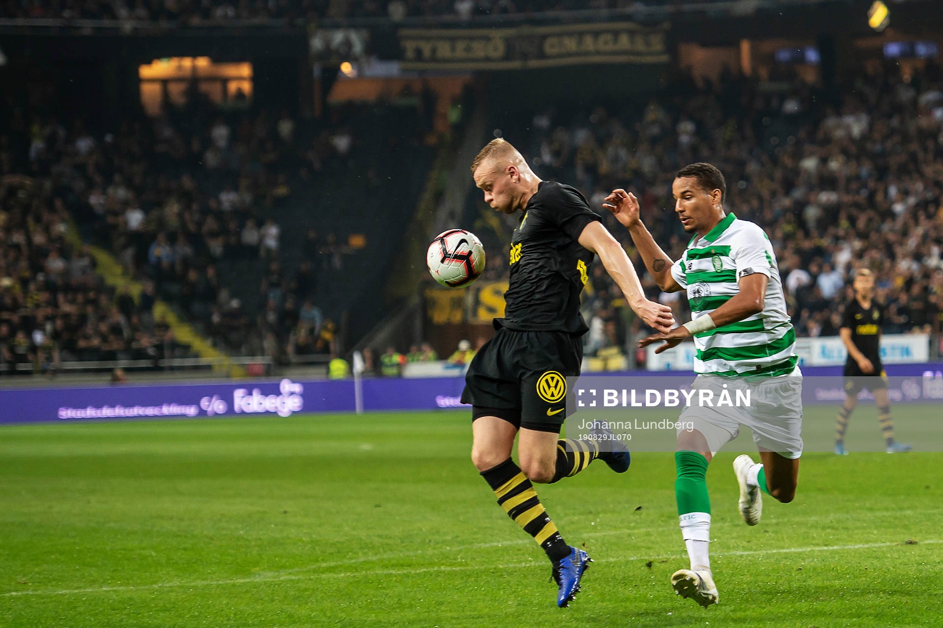 Kolbeinn Sigthorsson of AIK and Christopher Jullien of