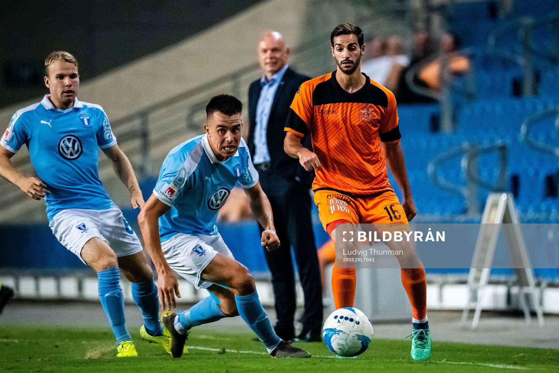 Jonas Knudsen of Malmö FF and Avishay Cohen of Bnei Yehuda