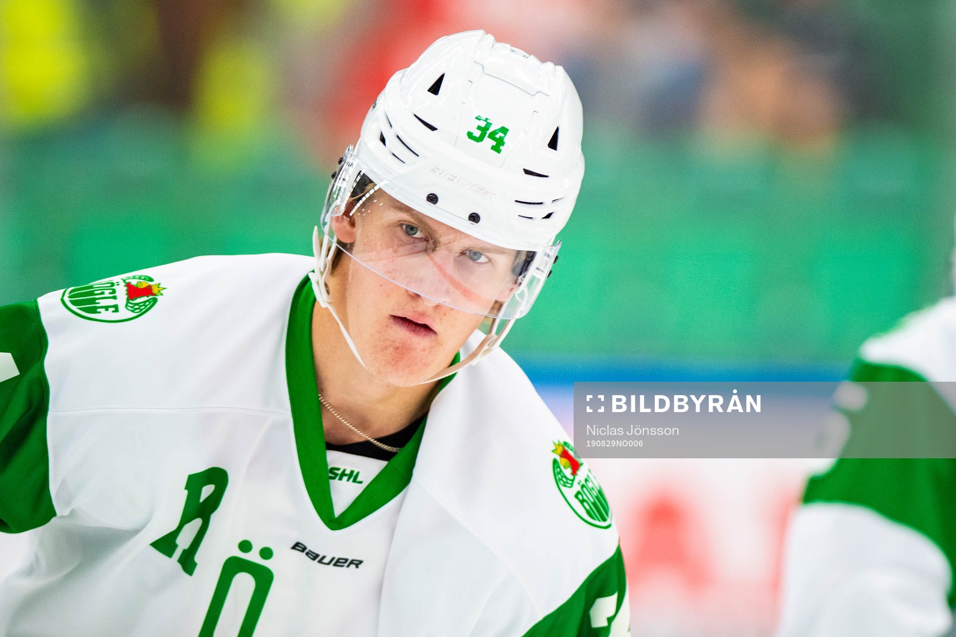 Rögles  Adam Edström innan en träningsmatch i ishockey