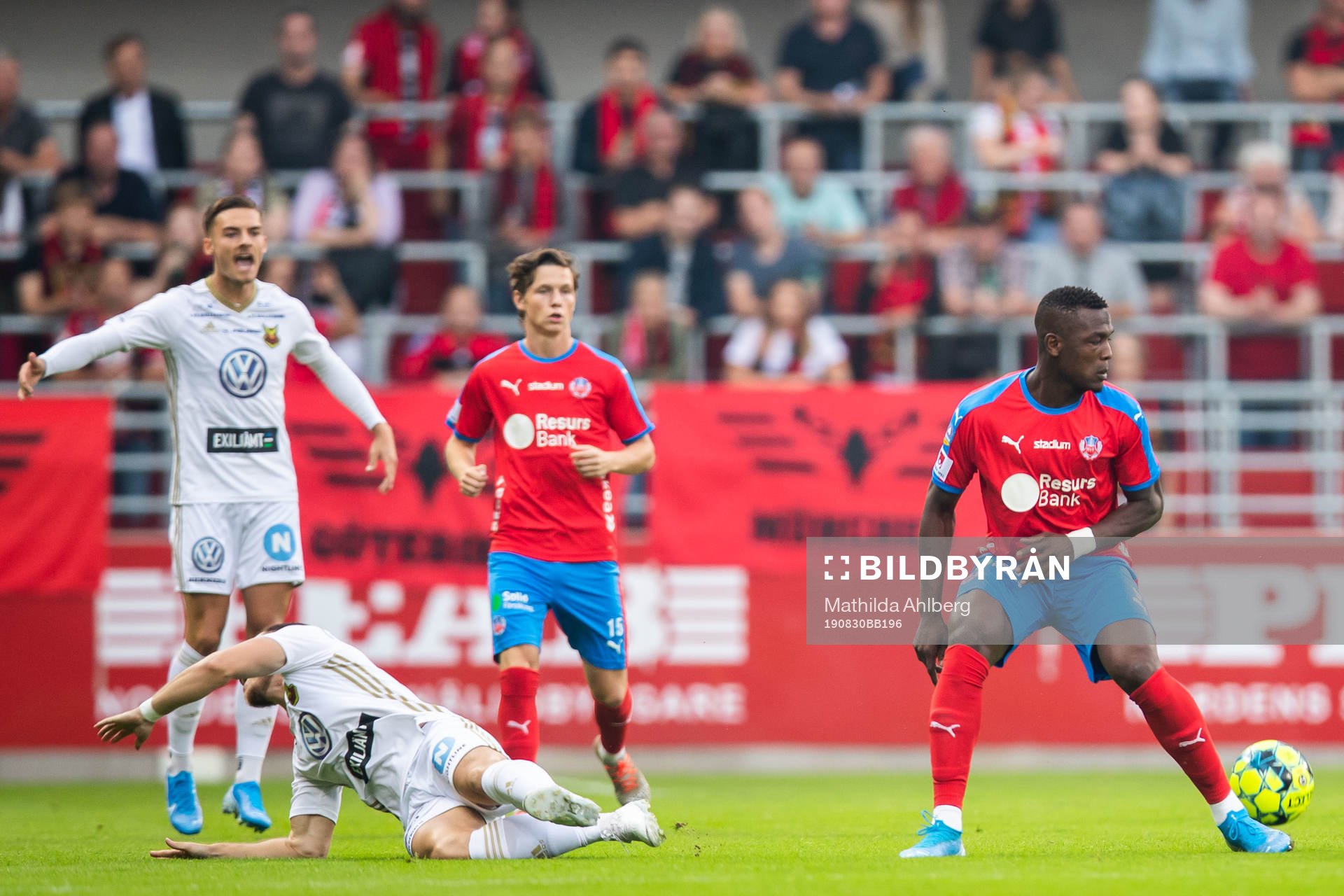 Östersunds Charlie Colkett faller