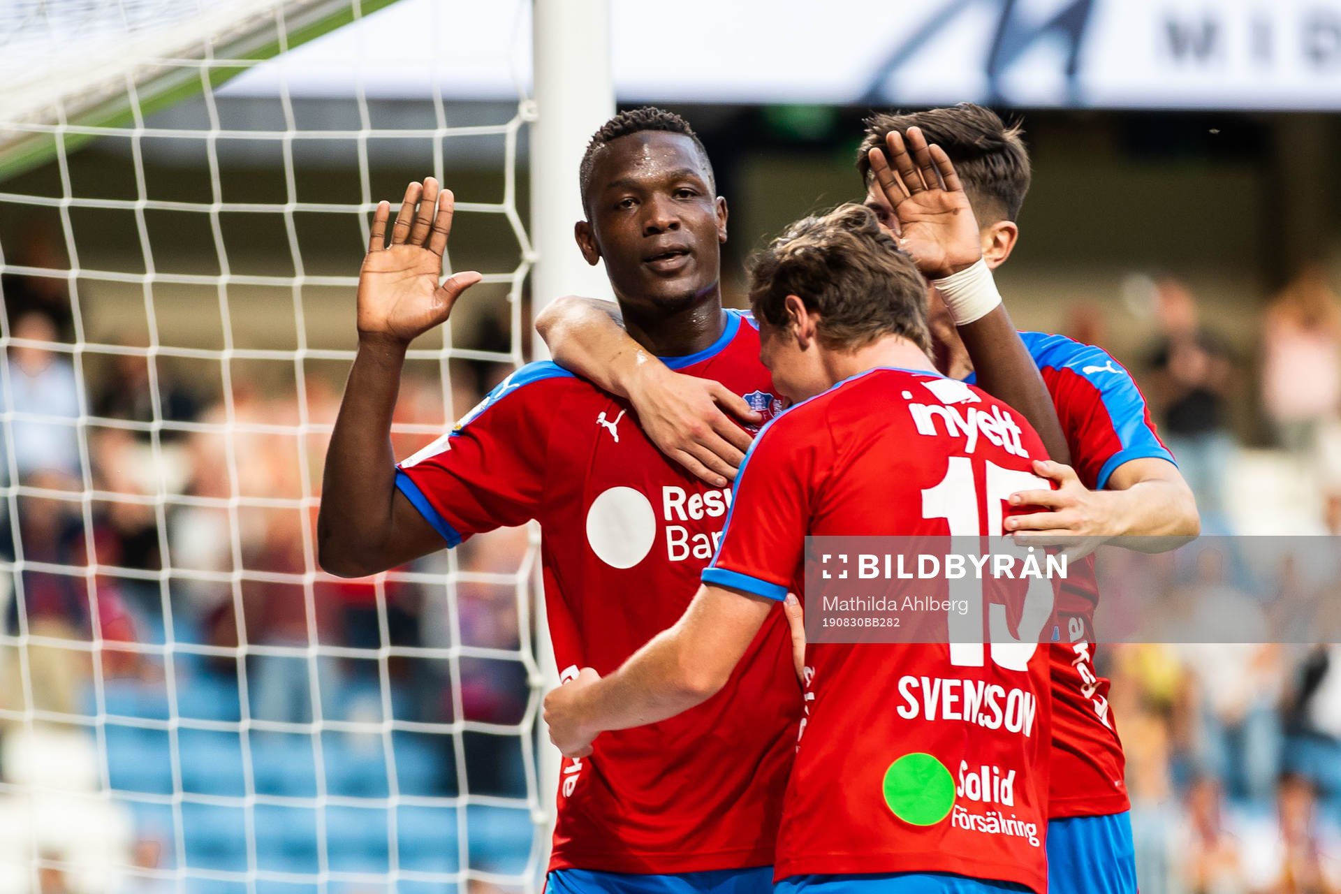 Helsingborgs Alhaji Gero jublar med lagkamrater