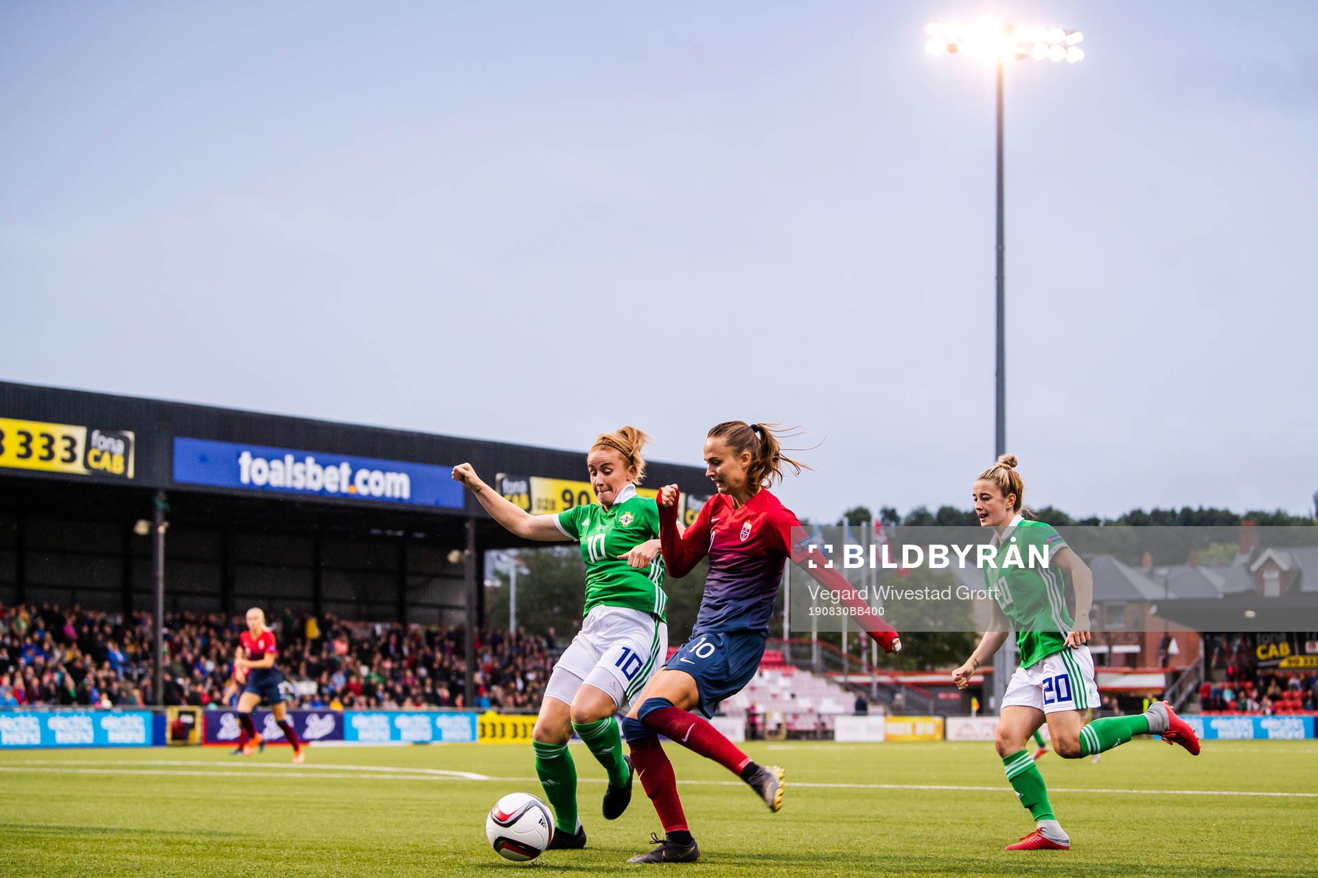 Rachel Furness of Northern Ireland and Caroline Graham