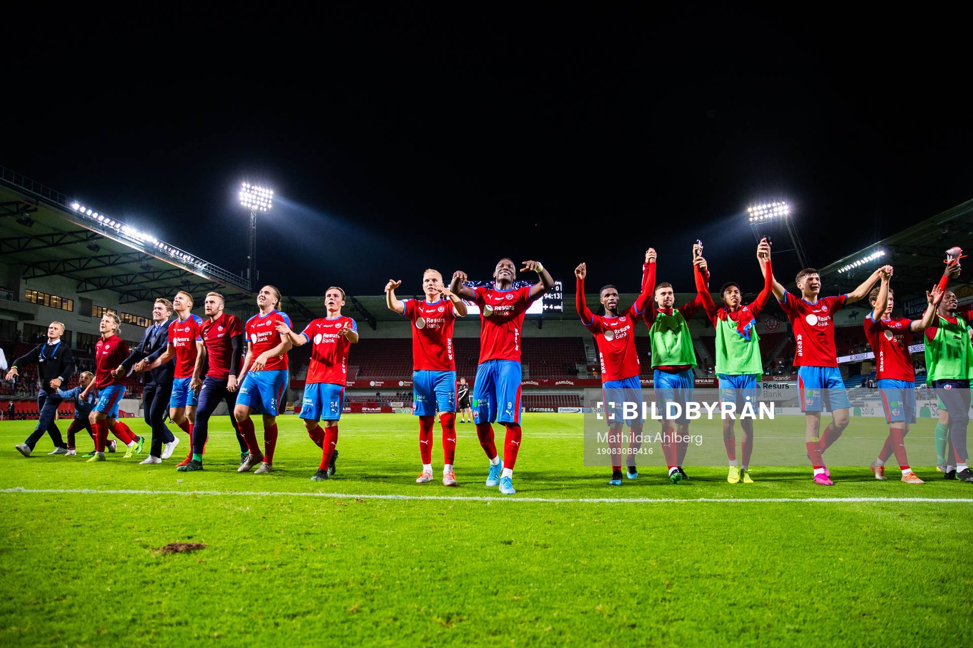 Helsingborgs spelare jublar efter fotbollsmatchen i Allsvenskan mellan Helsingborg och Östersund den 30 augusti 2019 i Helsingborg .