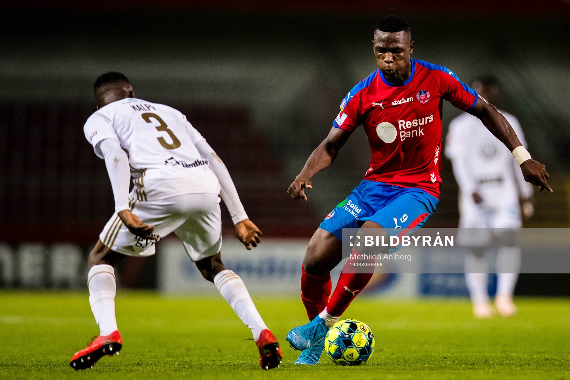 Östersunds Kalpi Wilfried Ouattara och Helsingborgs Alhaji