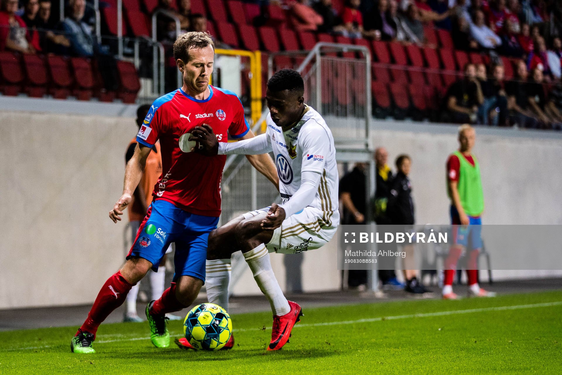Helsingborgs Anders Randrup och Östersunds Kalpi Wilfried