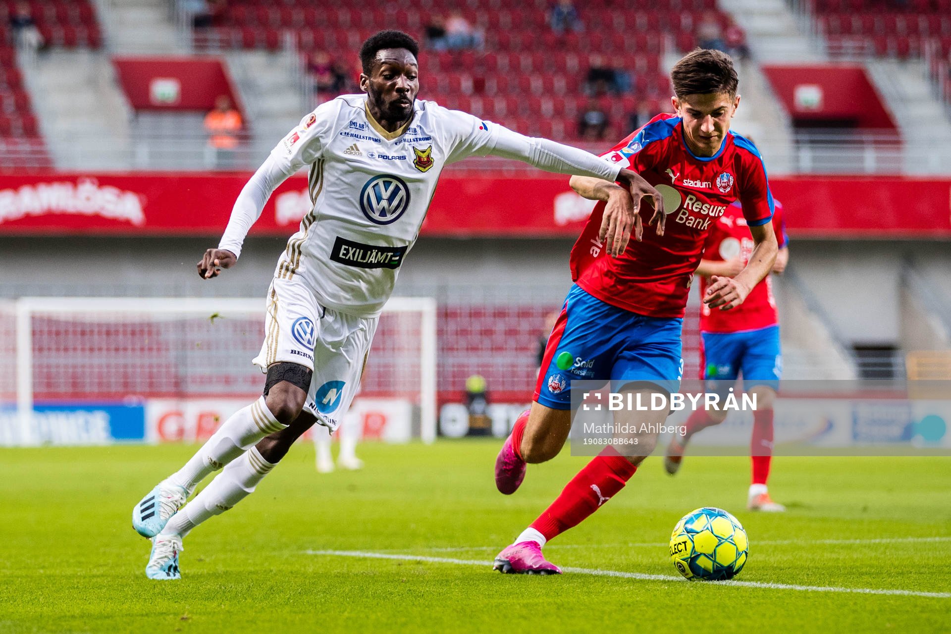 Östersunds Blair Turgott och Helsingborgs Armin Gigovic