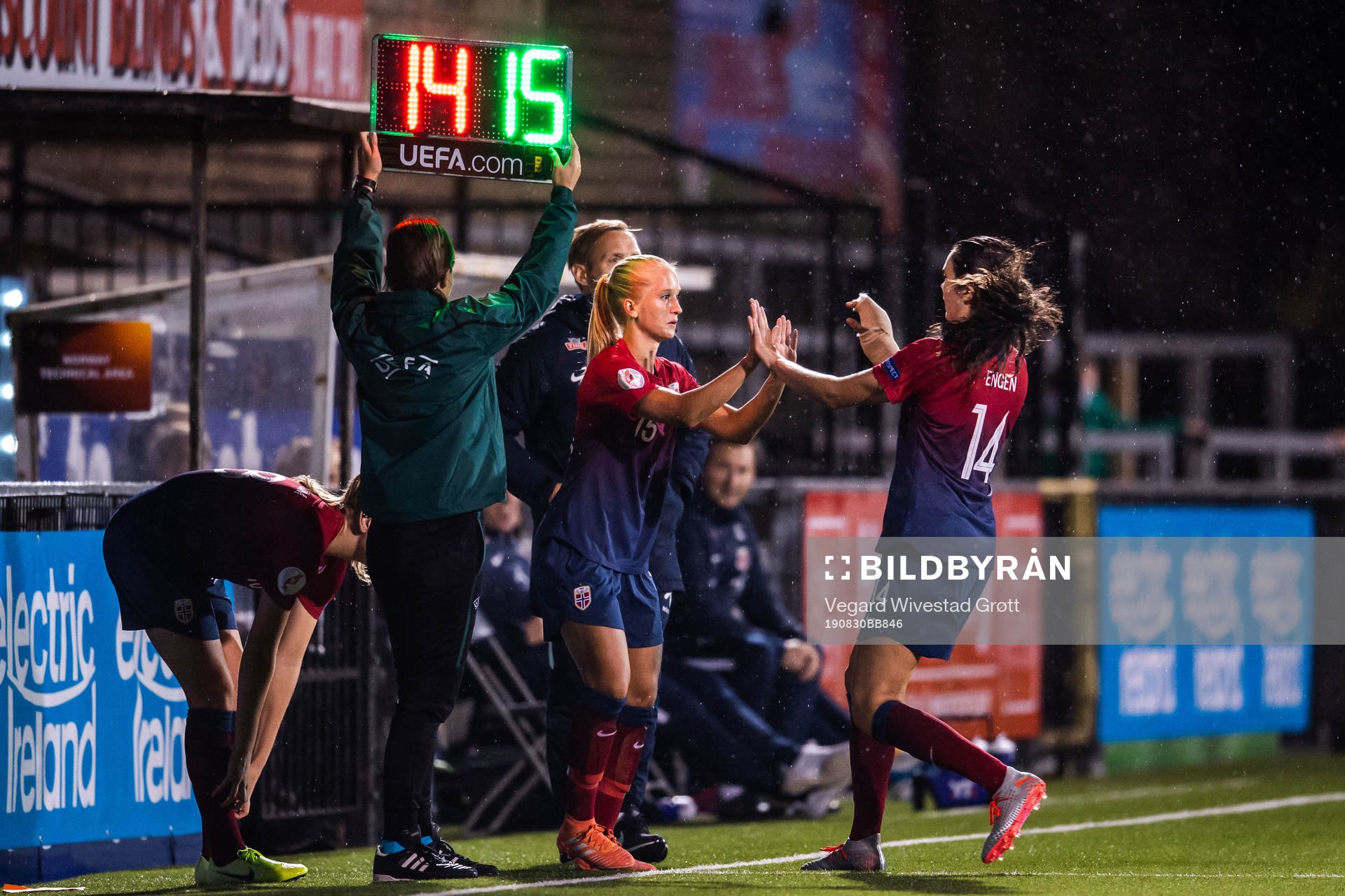 Ingrid Syrstad Engen changes with Amalie Eikeland of Norway
