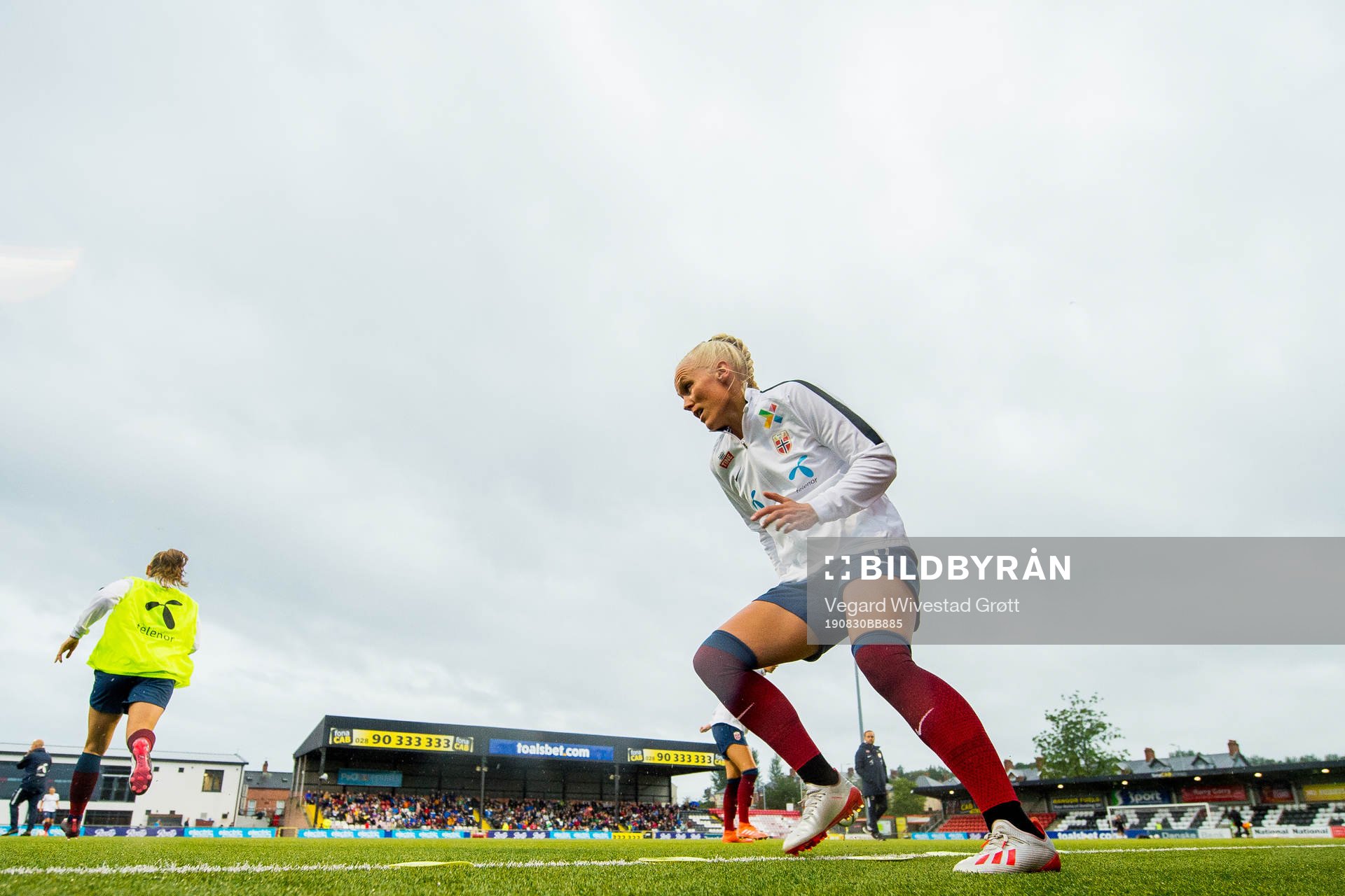 Maria Thorisdottir of Norway warms up